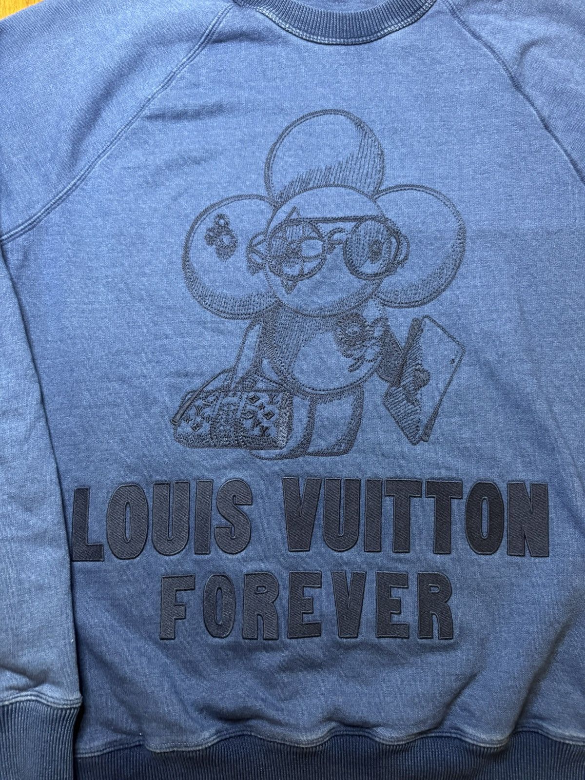 Louis Vuitton Louis Vuitton Vivienne Sweatshirt Size L AUTHENTIC! Size US L / EU 52-54 / 3 - 2 Thumbnail