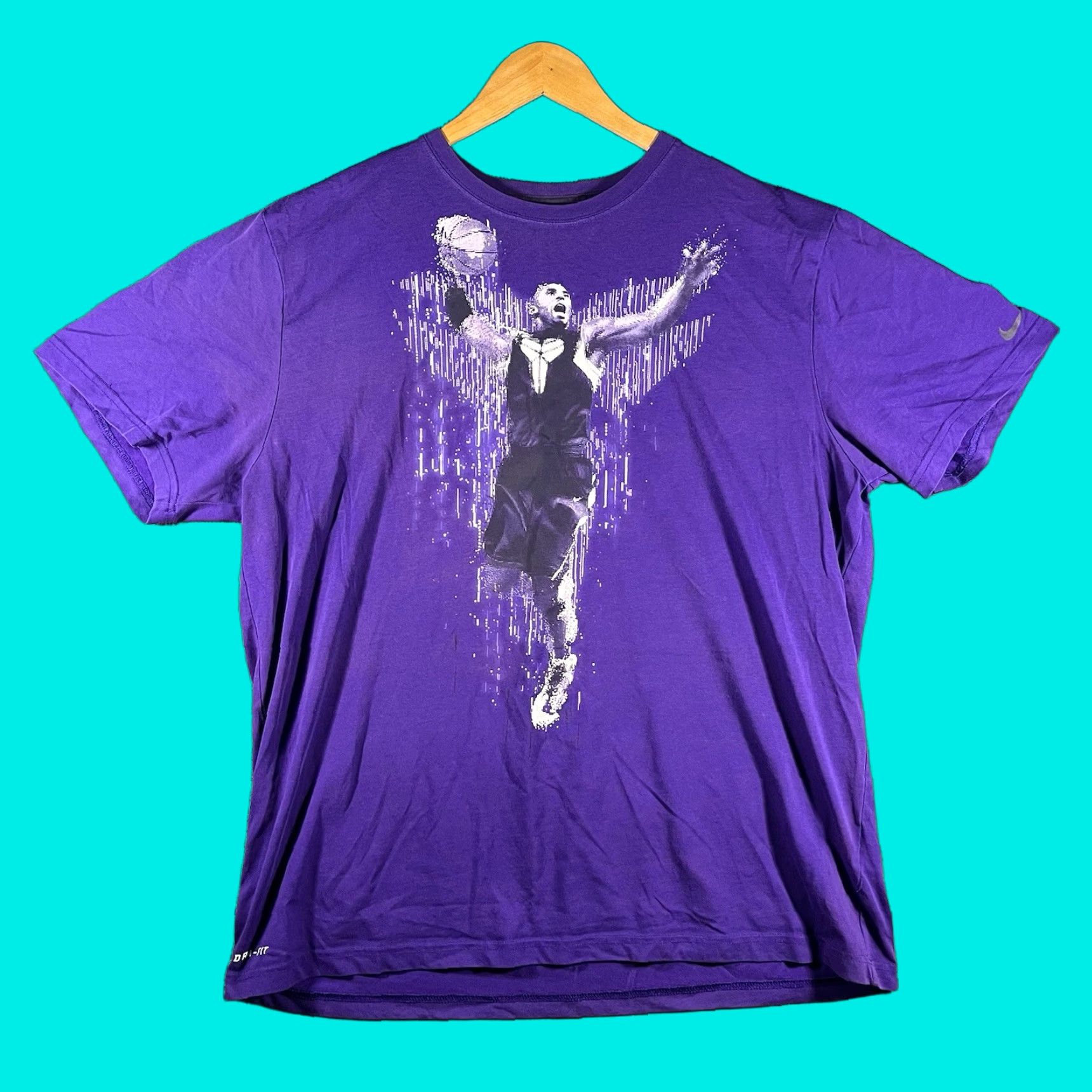 Nike VINTAGE Nike Kobe Bryant Dri-FIT T-Shirt 2XL Purple Short Sleeve Crew Neck Graphic Tee Men Lakers Mamba Vintage Size US XXL / EU 58 / 5 - 1 Thumbnail