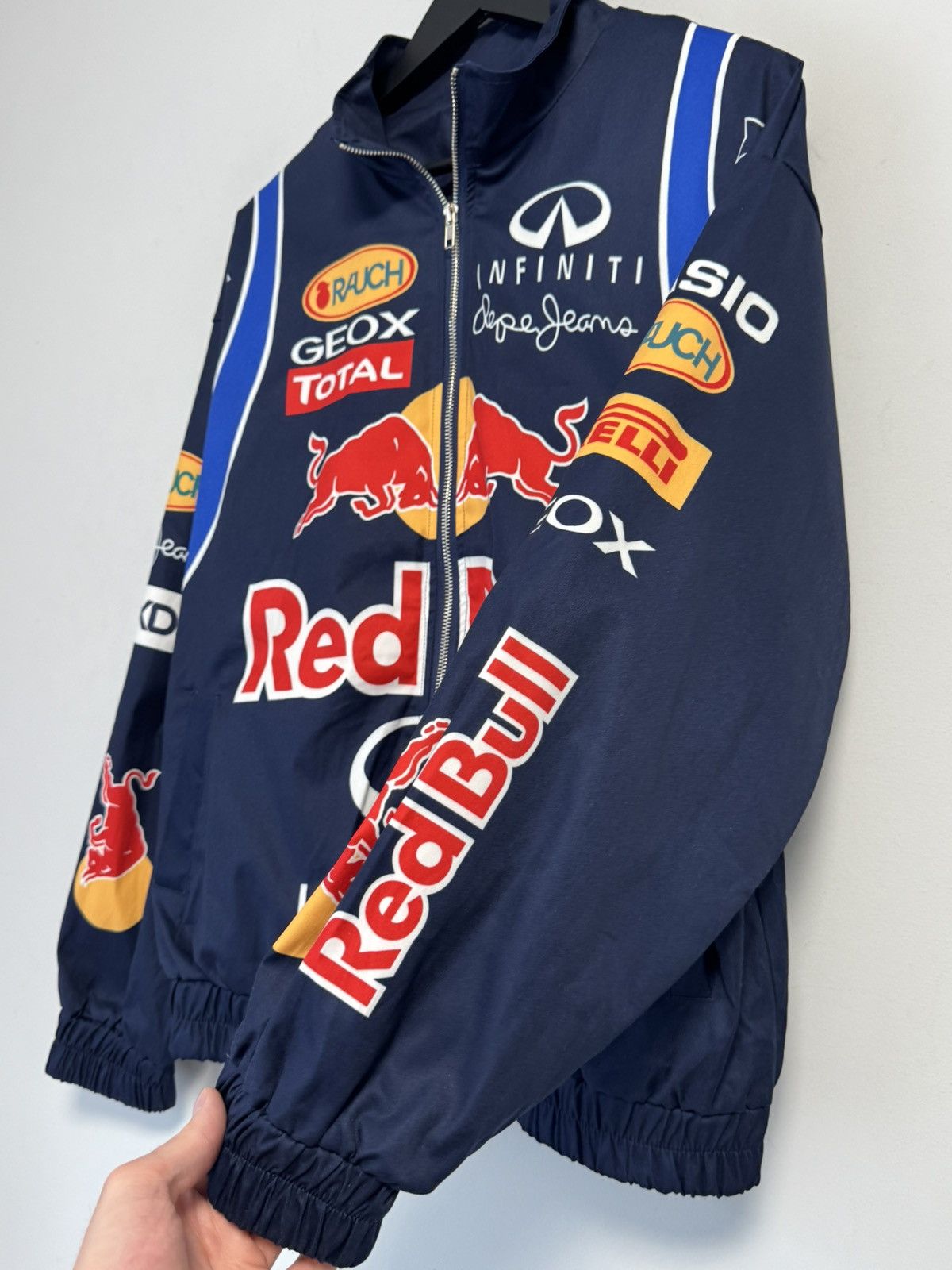 Red Bull Red Bull Racing Infiniti F1 Jacket Vintage Formula 1 Racing Size US M / EU 48-50 / 2 - 10 Thumbnail