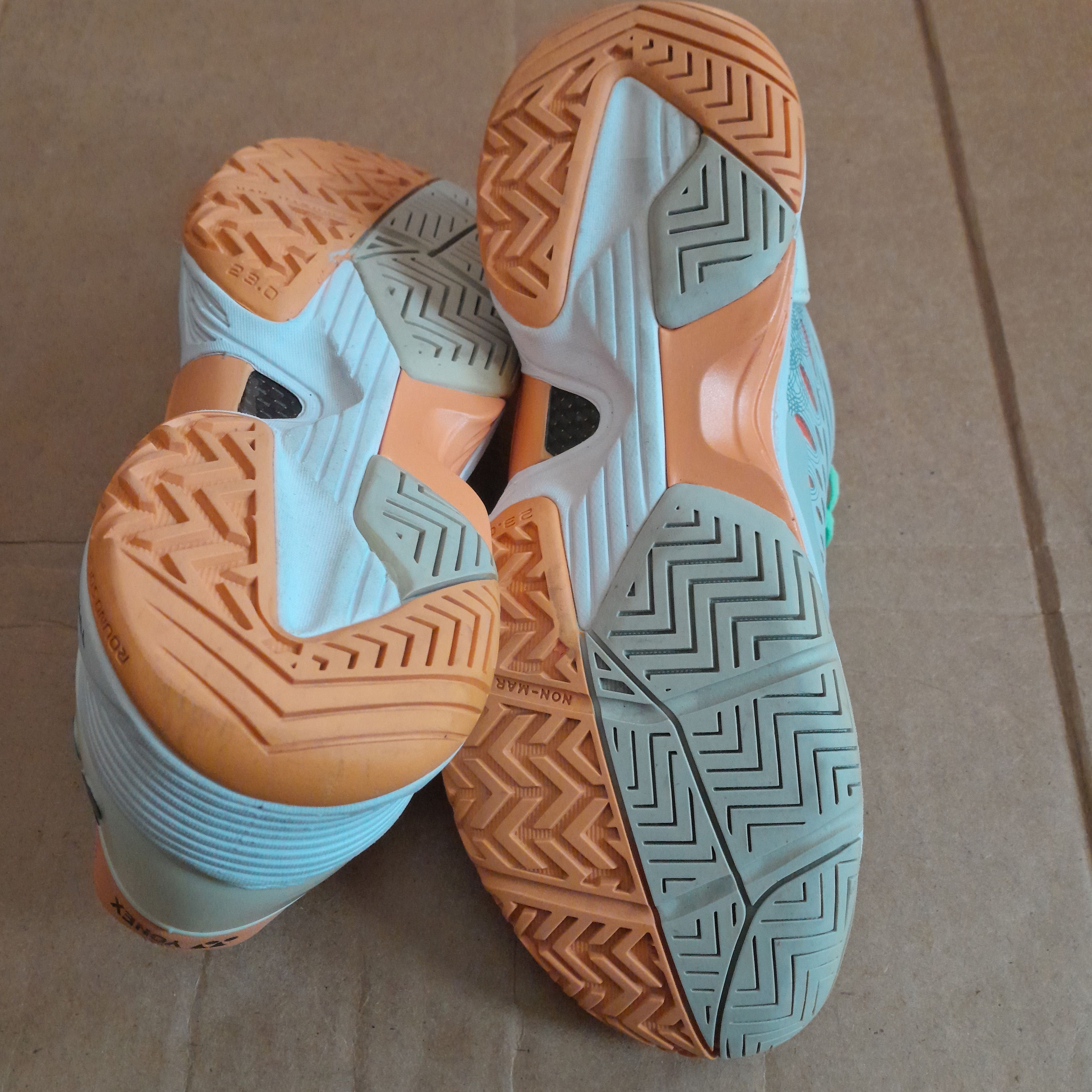 Other Yonex Badminton shoes Power Cushion Eclipsion Mid Top Size US 5 / EU 37 - 8 Thumbnail