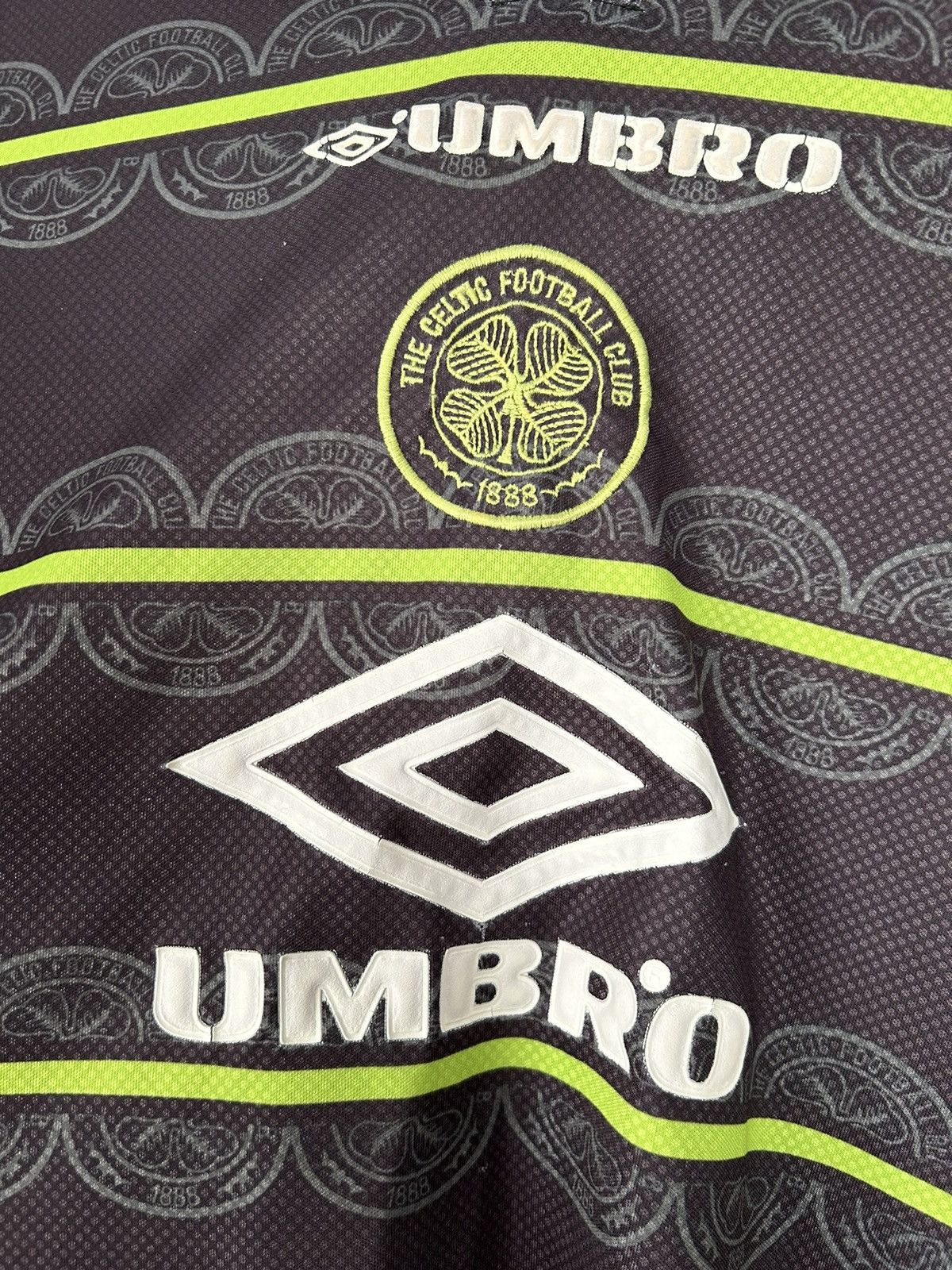 Umbro Vintage Celtic Glasgow 90s Soccer Jersey Football Rare Hype Size US L / EU 52-54 / 3 - 3 Thumbnail