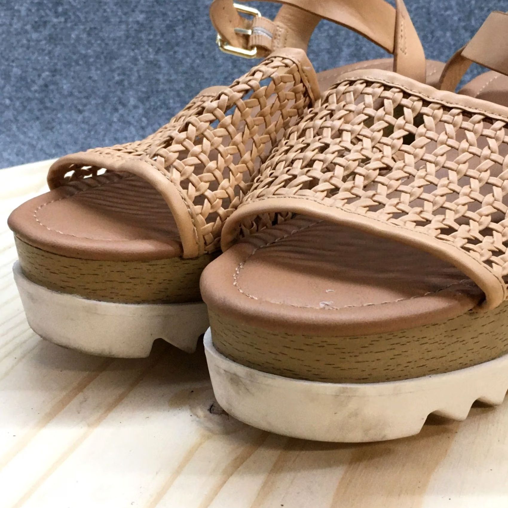 Vintage Universal Thread Sandals Womens 8 Alba Platform Ankle Straps Beige Faux Leather Size US 8 / IT 38 - 7 Thumbnail
