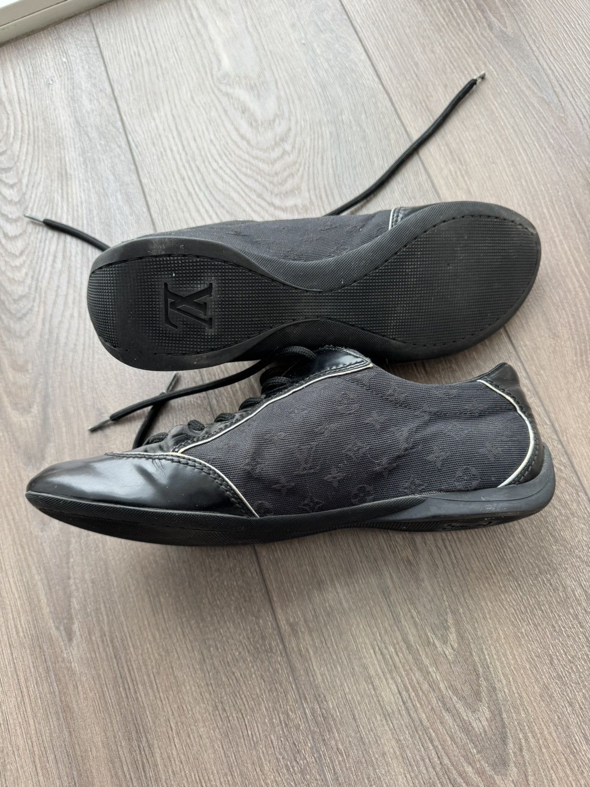 Louis Vuitton Louis Vuitton Black Leather Low Top Sneakers Size US 9 / IT 39 - 5 Thumbnail