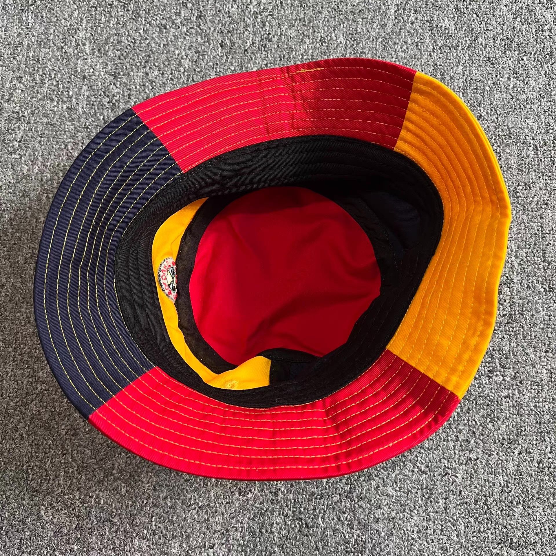 Cross Colours Cross Colours color-block embroidered bucket hat Q7 Size ONE SIZE - 3 Thumbnail