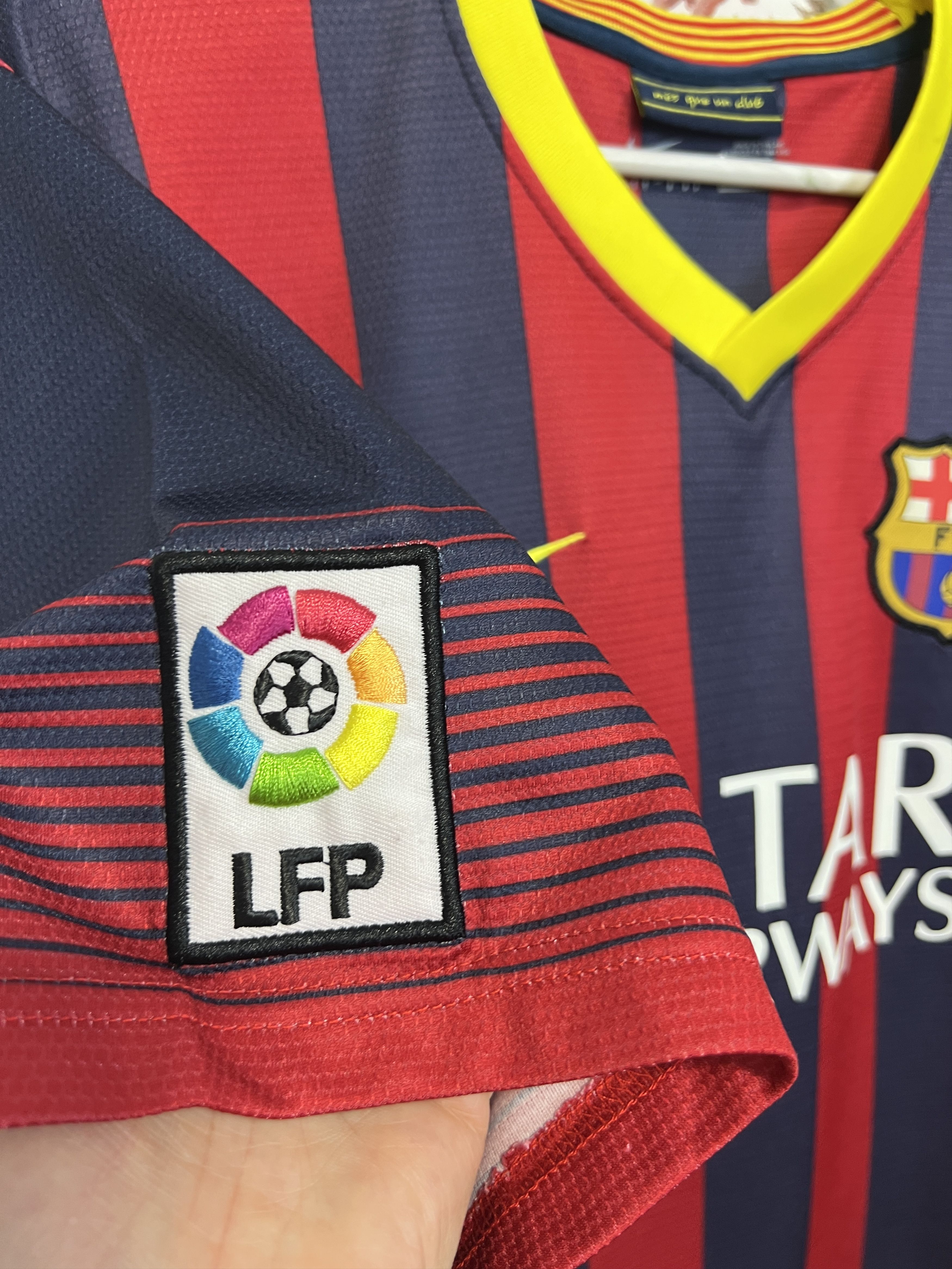 Vintage Barcelona football shirt Soccer Messi Replica Shirt Jersey Size US L / EU 52-54 / 3 - 4 Thumbnail