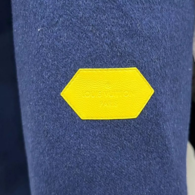 Louis Vuitton Louis Vuitton Blue presbyopic cashmere coat Size M / US 6-8 / IT 42-44 - 7 Thumbnail