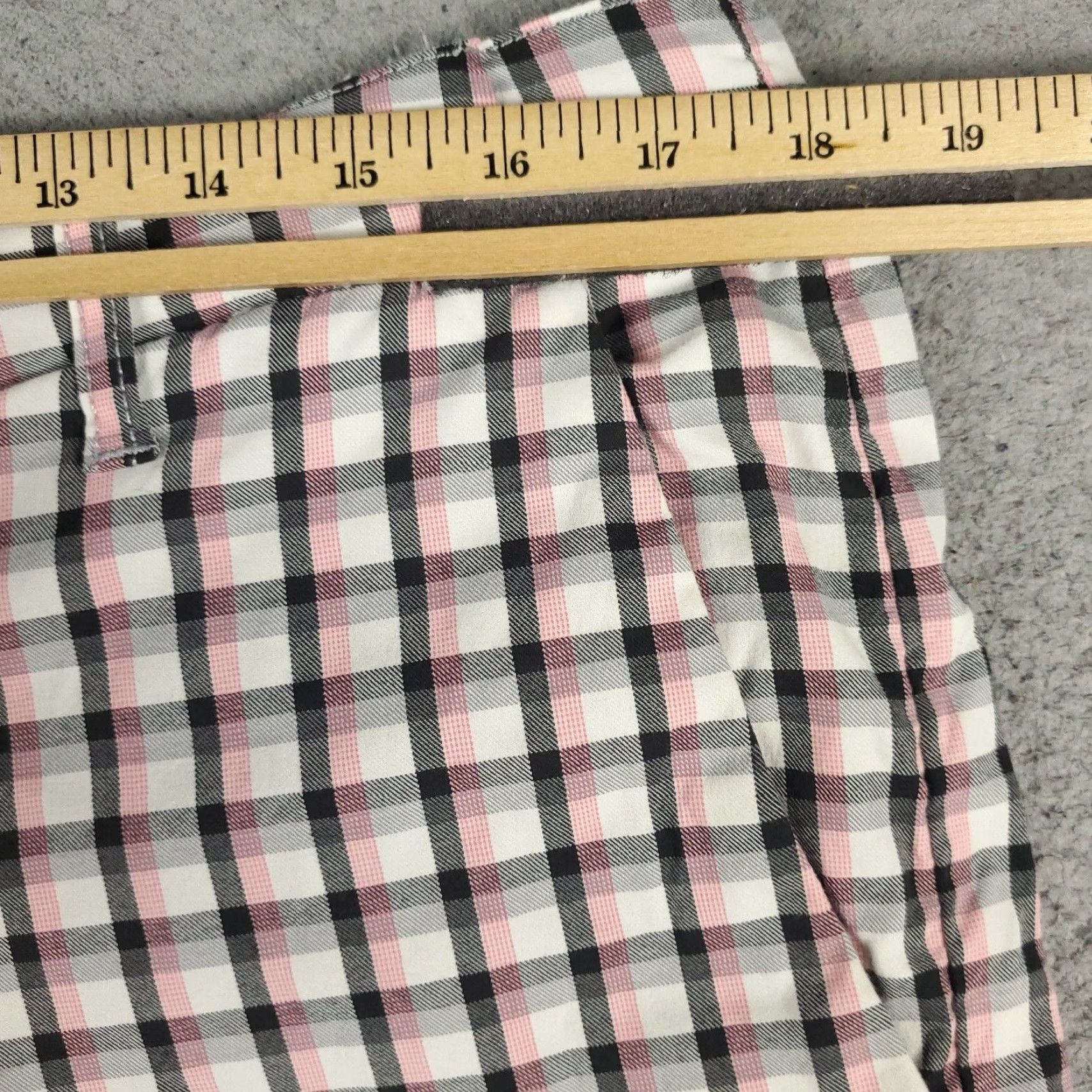 Tommy Bahama VINTAGE Tommy Bahama Shorts Men Size 35 Cotton Blend Plaid Flat Front Casual Chino Size US 35 - 4 Thumbnail