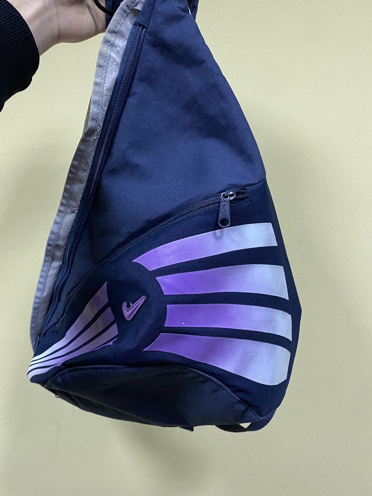 Vintage Nike 90s vintage gorpcore sling bag swoosh stripes Size ONE SIZE - 3 Thumbnail