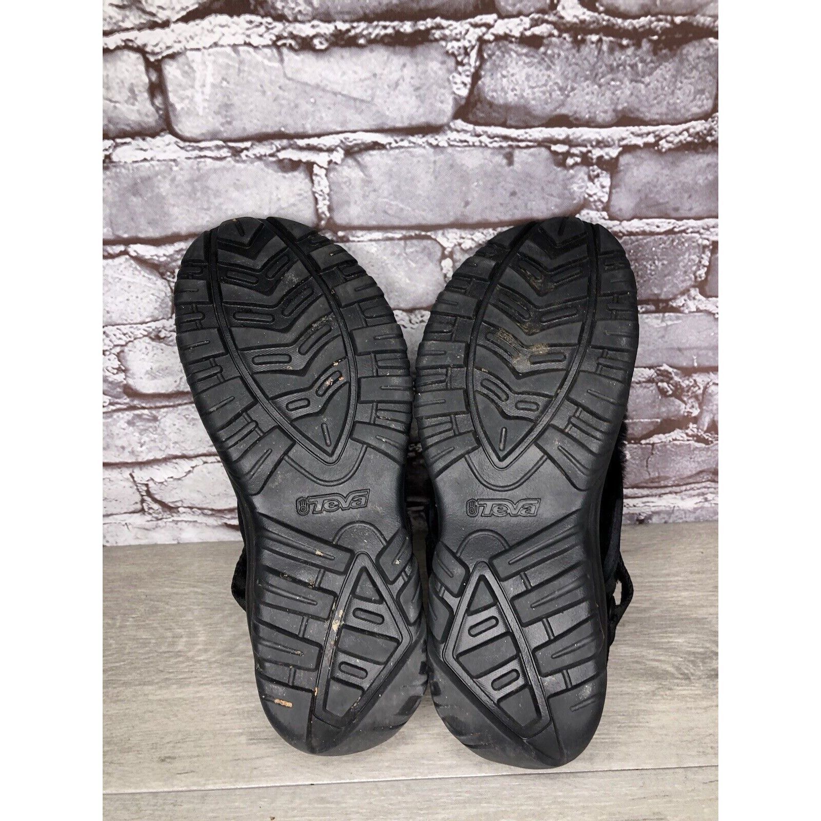 Ugg TEVA UGG COLLAB Black SHEEPSKIN Suede Strappy Outdoor Sandal Size US 10 / EU 43 - 7 Thumbnail
