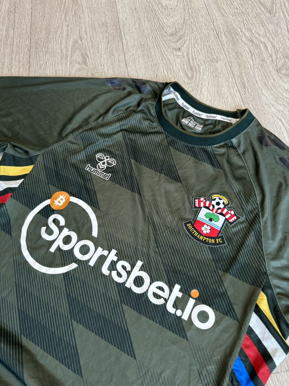 Hummel 🔷Hummel Southampton 2022/23 Soccer jersey🔷 Size US M / EU 48-50 / 2 - 4 Thumbnail