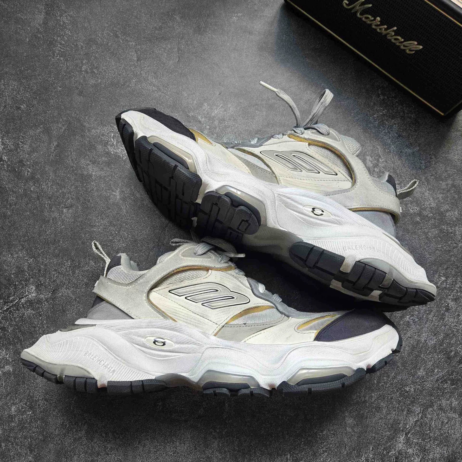 Balenciaga Balenciaga Cargo White Lowtop Sneakers 42 Men Size US 9 / EU 42 - 1 Thumbnail