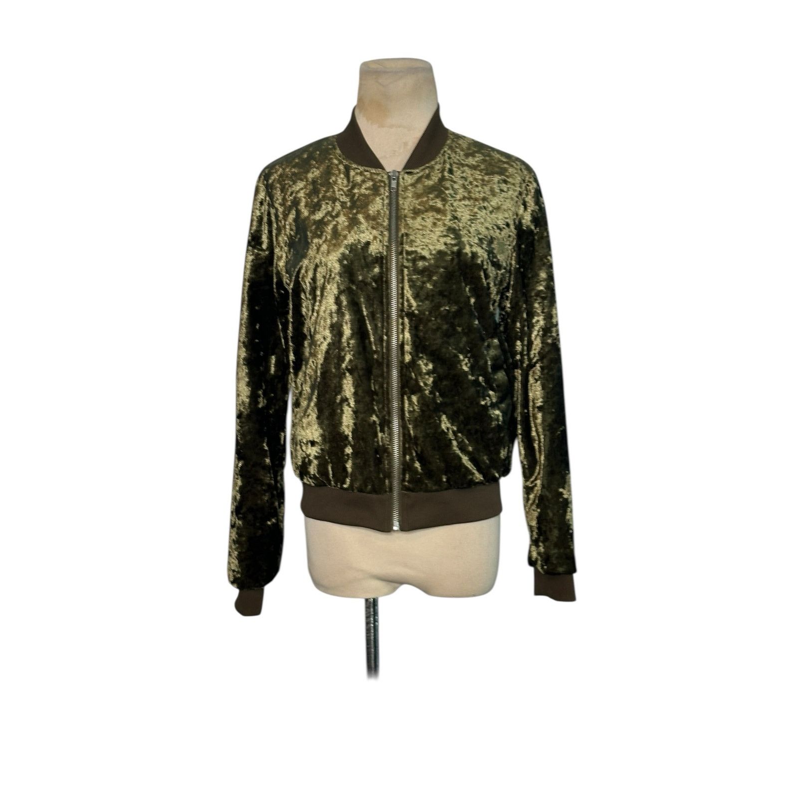 Forever 21 Forever 21 green velvet full zipper jacket size Small Size S / US 4 / IT 40 - 20 Thumbnail