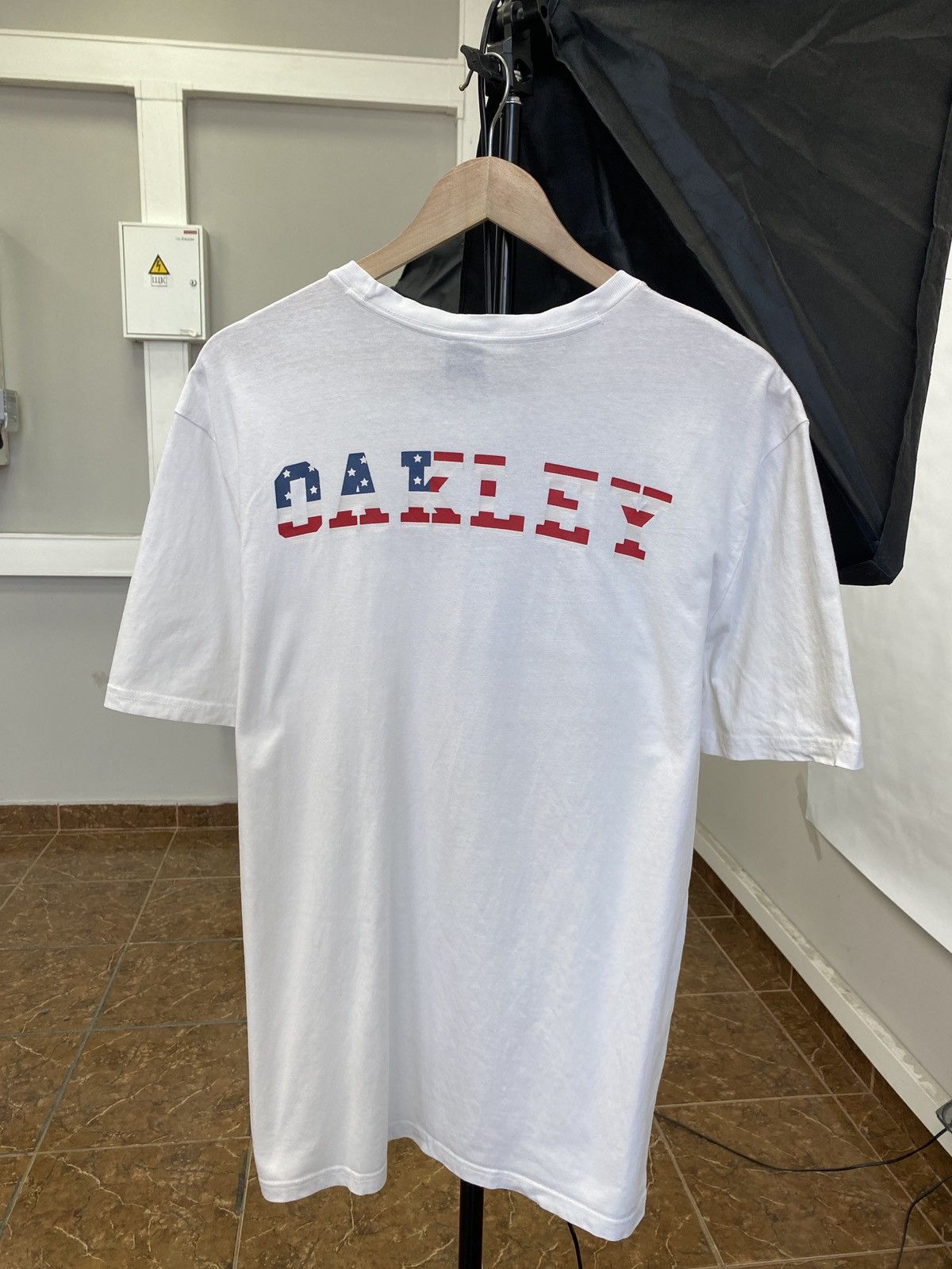 Oakley × Vintage 🇺🇸 Vintage Y2K Oakley USA Logo T-Shirt Rare Retro Hype Size US XL / EU 56 / 4 - 1 Thumbnail