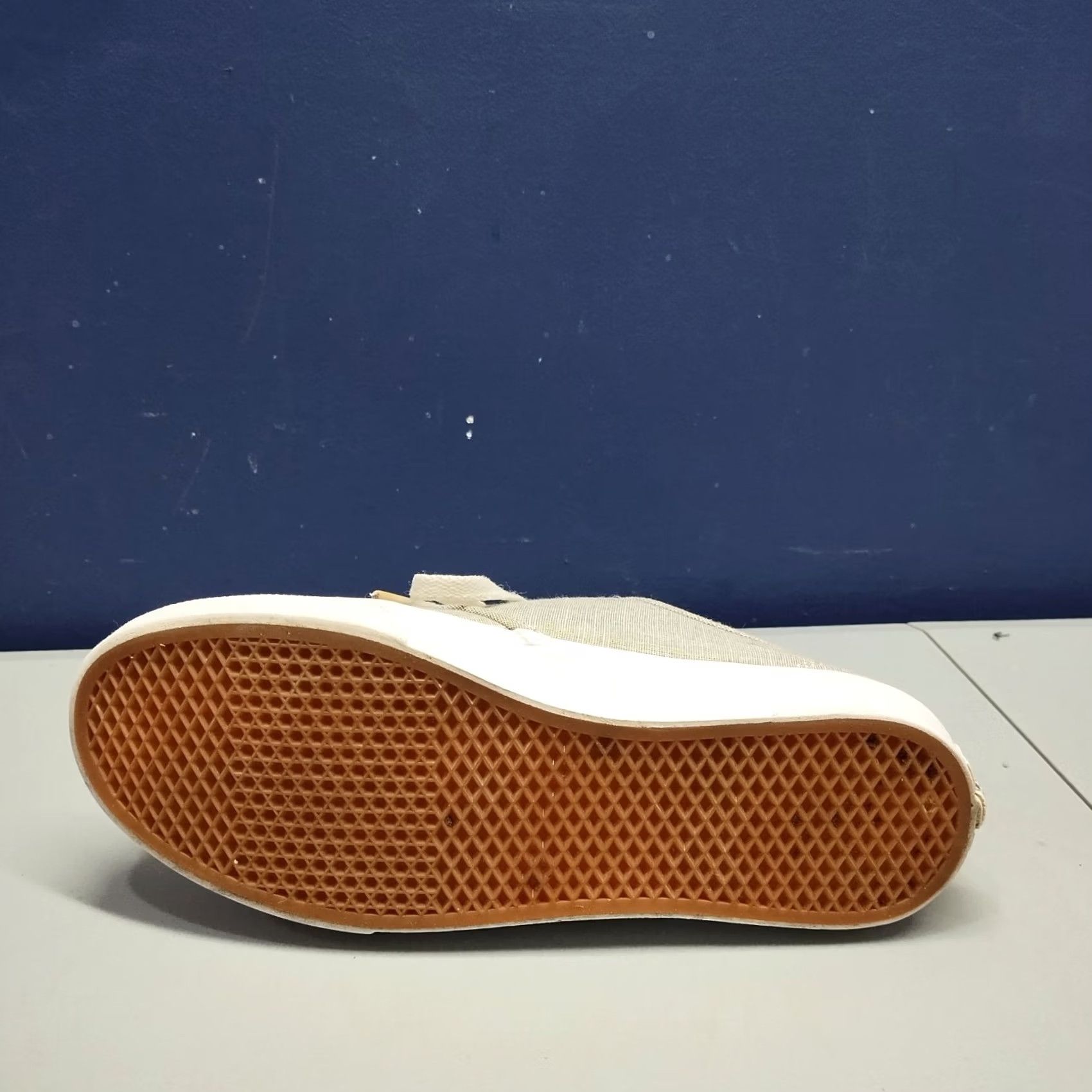 Vans VANS off the Wall Ultracush Flats Sneakers Womens 7.5 Gray White Lace Up 721356 Size US 8 / IT 38 - 6 Thumbnail