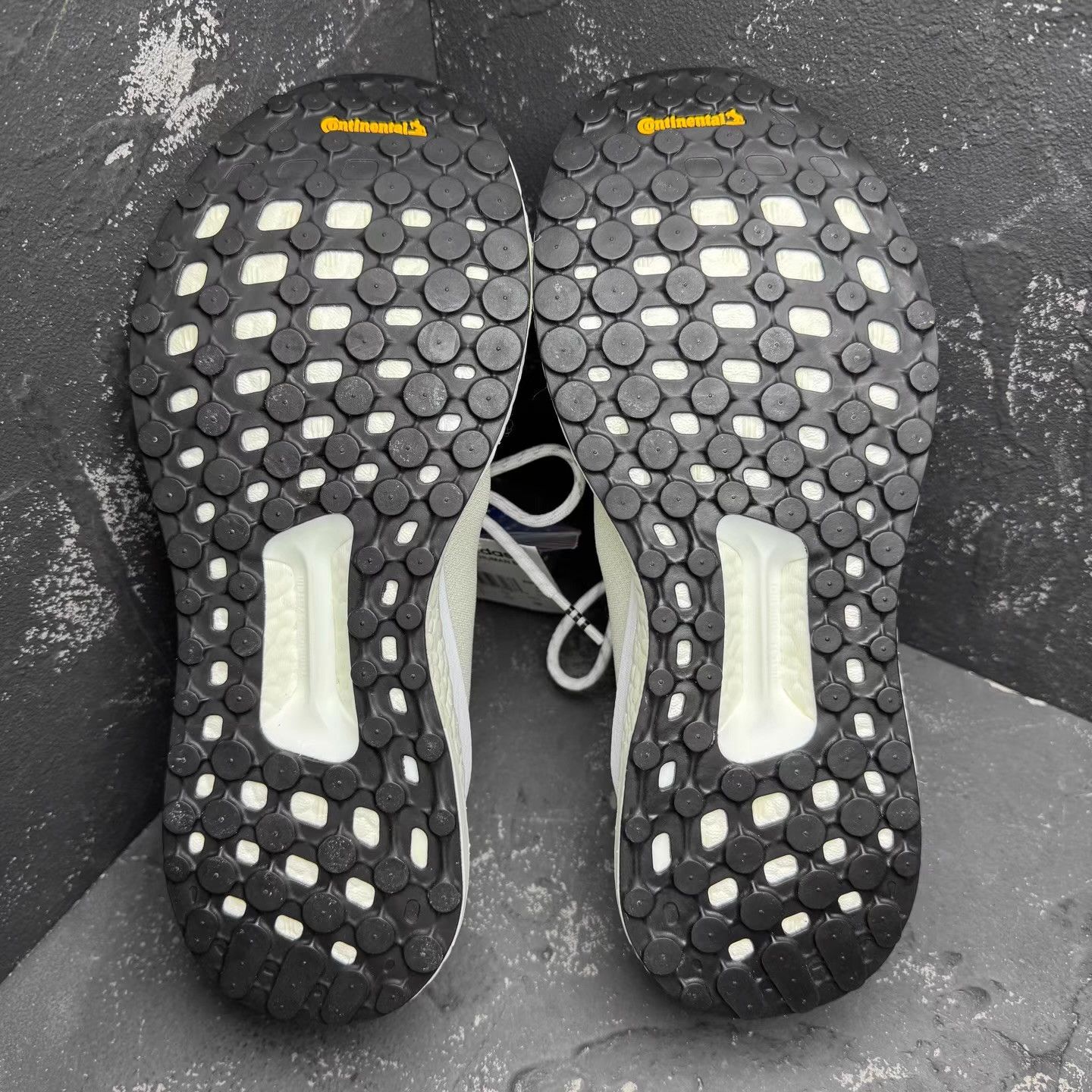 Human Made HUMAN MADE x Adidas White & Blue Running Shoes Q10 Size US 9 / EU 42 - 4 Thumbnail