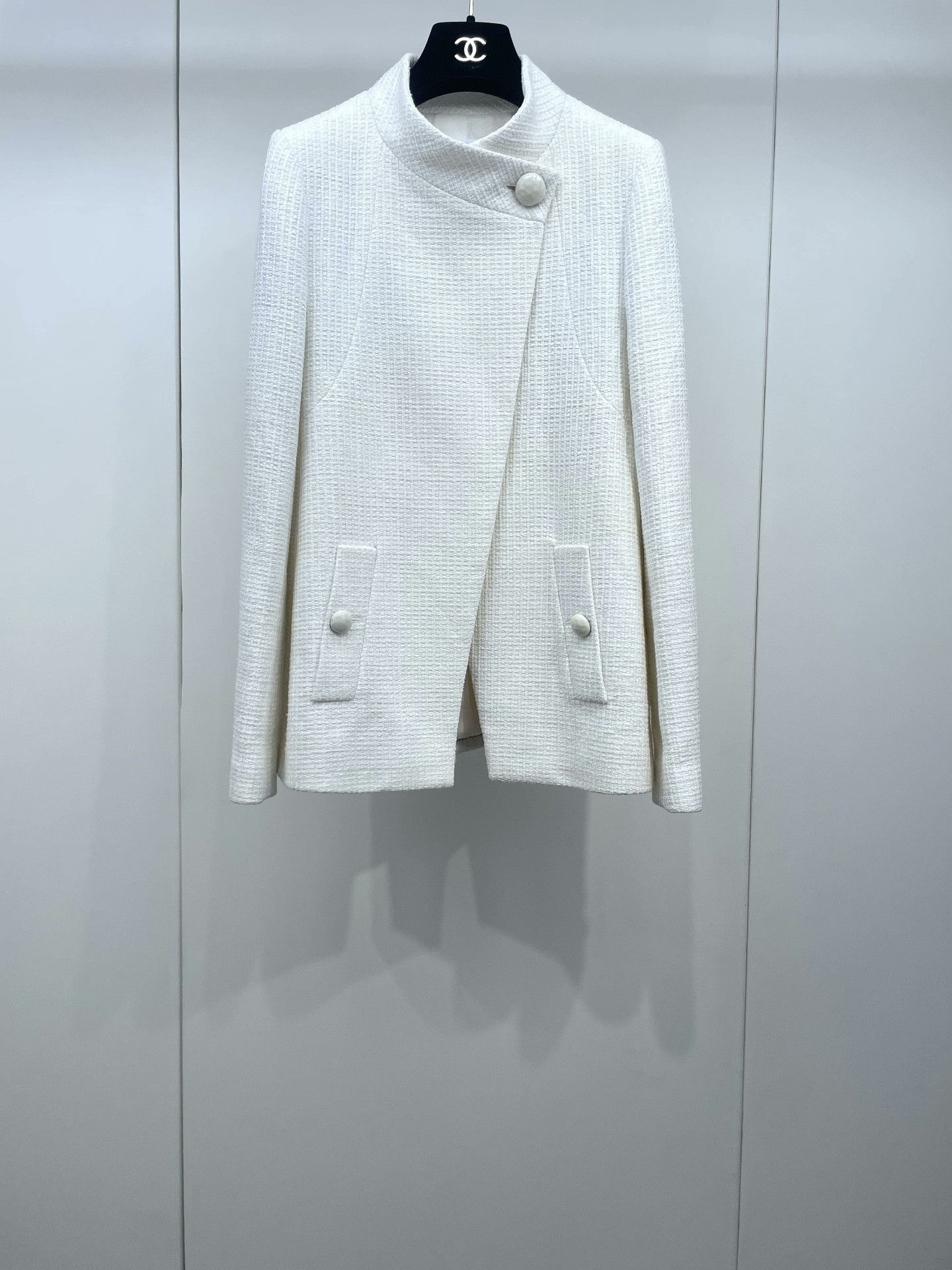 Chanel Chanel White Single-Button Coat Size XS / US 0-2 / IT 36-38 - 1 Thumbnail
