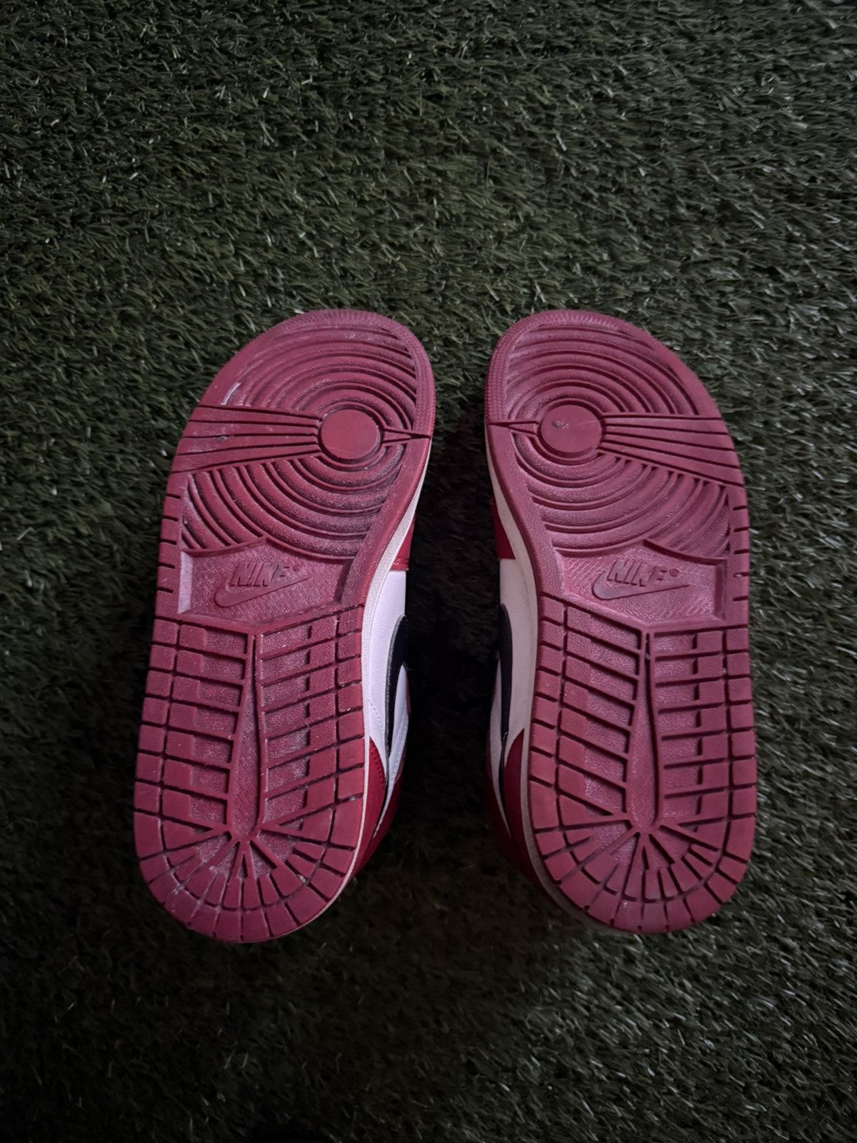 Nike Air Jordan 1 Chicago Lost and Found Size US 9.5 / EU 42-43 - 12 Thumbnail