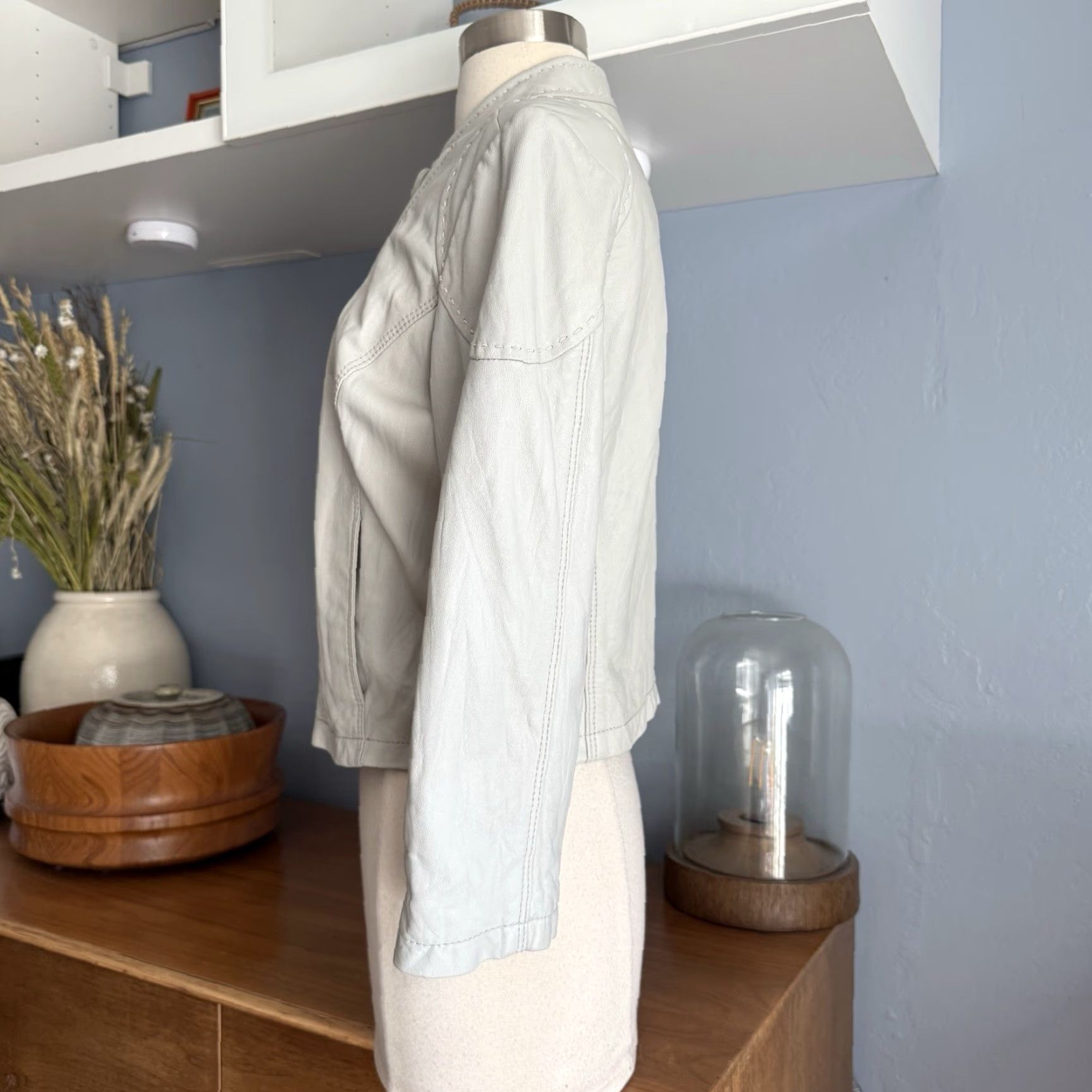 Vintage June Soft Lamb Leather Jacket Zipper Front Moto Pale Sage Blue M Anthro Women Cropped Jacket with Zip Lined Silk Pockets Size M / US 6-8 / IT 42-44 - 3 Thumbnail