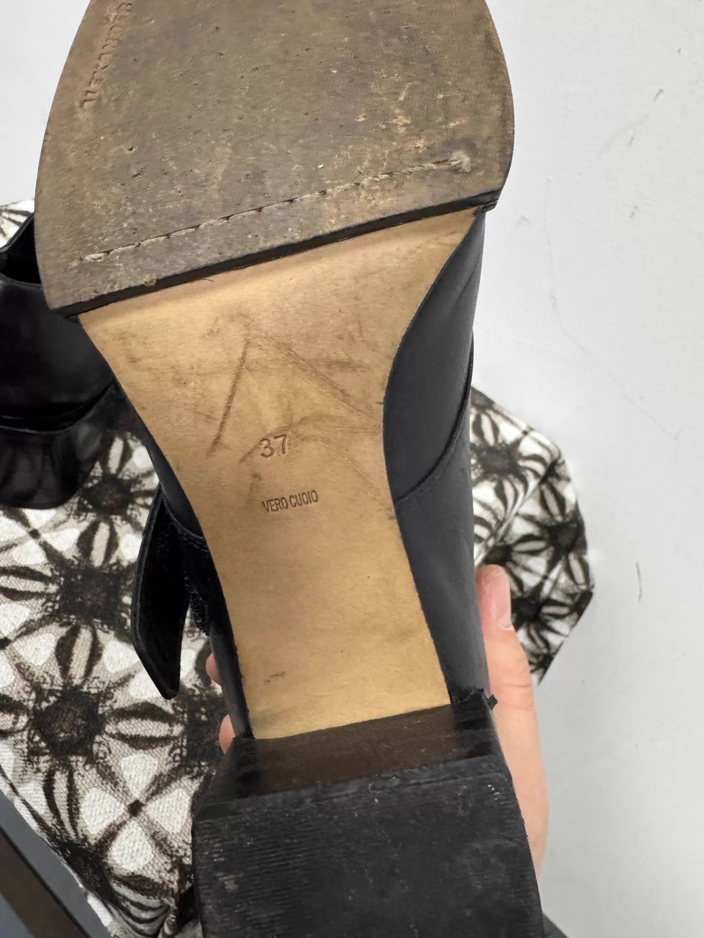 Alexander Wang Alexander Wang Black Pointed Toe Block Heel Velcro 37 Size US 6.5 / IT 36.5 - 4 Thumbnail