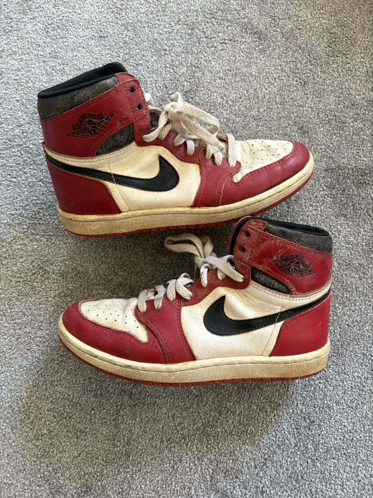 Nike Nike 1985 Jordan 1 Chicago OG Trainers Size US 8 / EU 41 - 1 Thumbnail