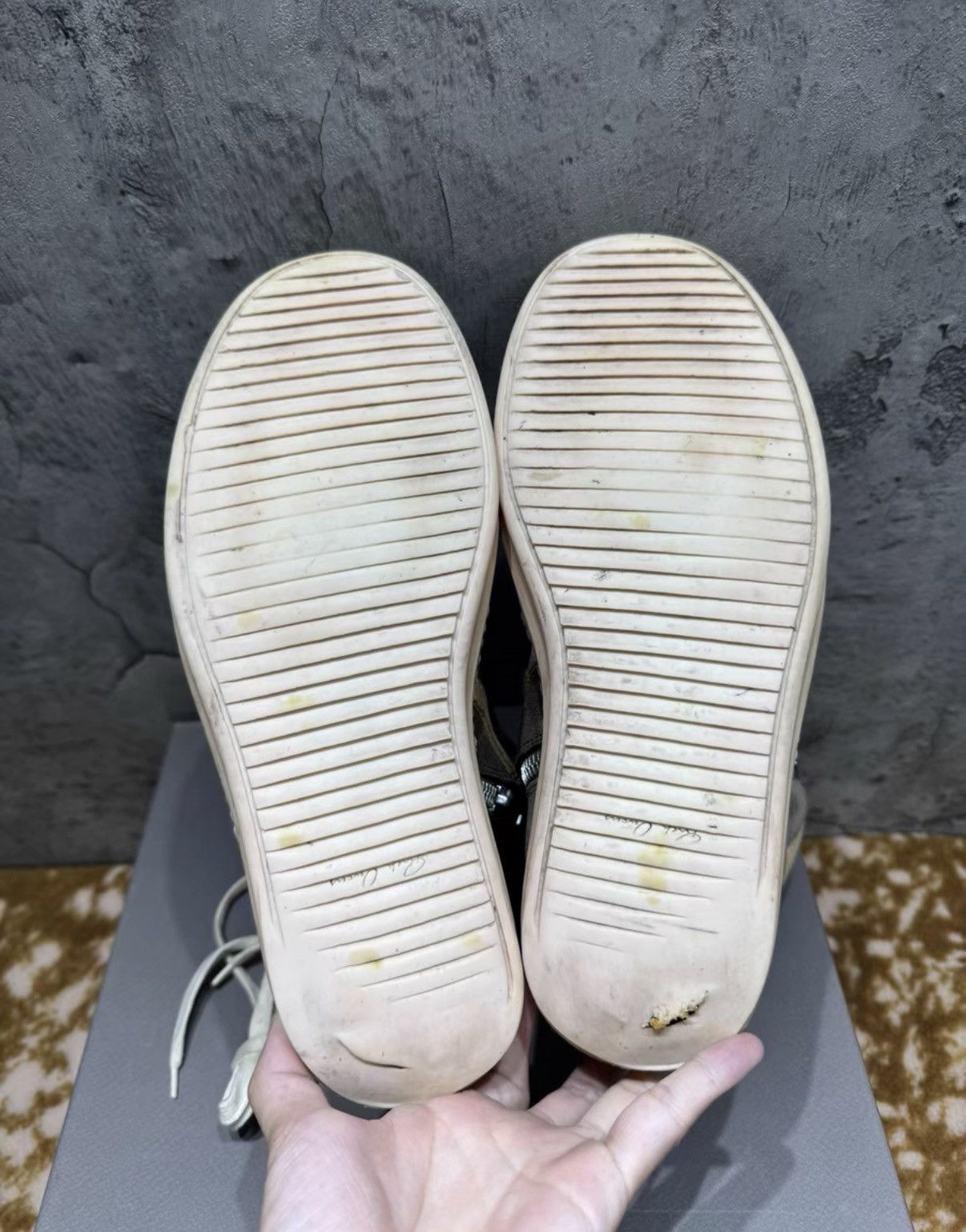 Rick Owens Rick Owens Main Line Milk Grey Suede Reverse Triangle K37 Size US 8 / EU 41 - 8 Thumbnail