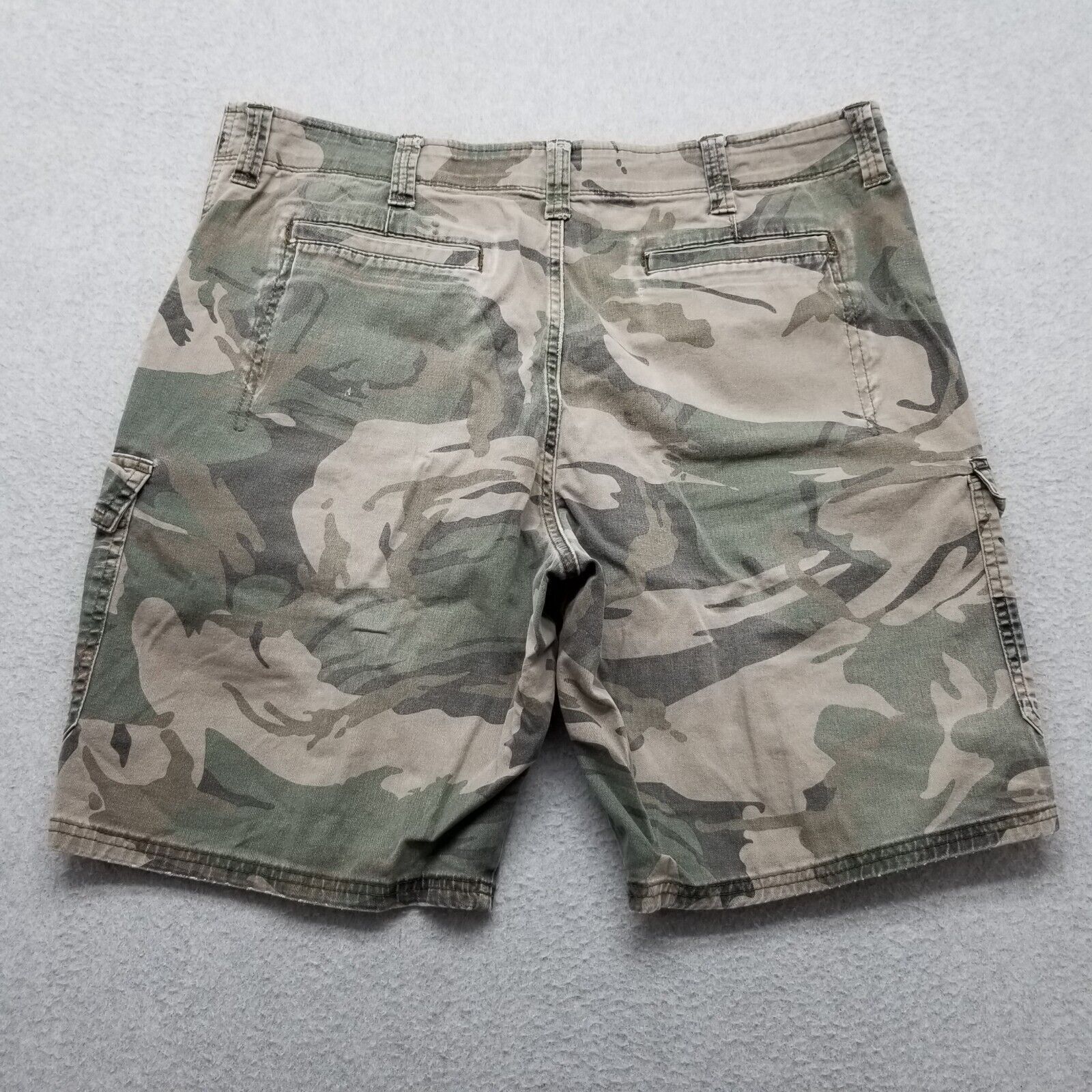 Wrangler Wrangler Cargo Shorts Mens 38 Camouflage Casual Distressed Size US 38 / EU 54 - 2 Thumbnail