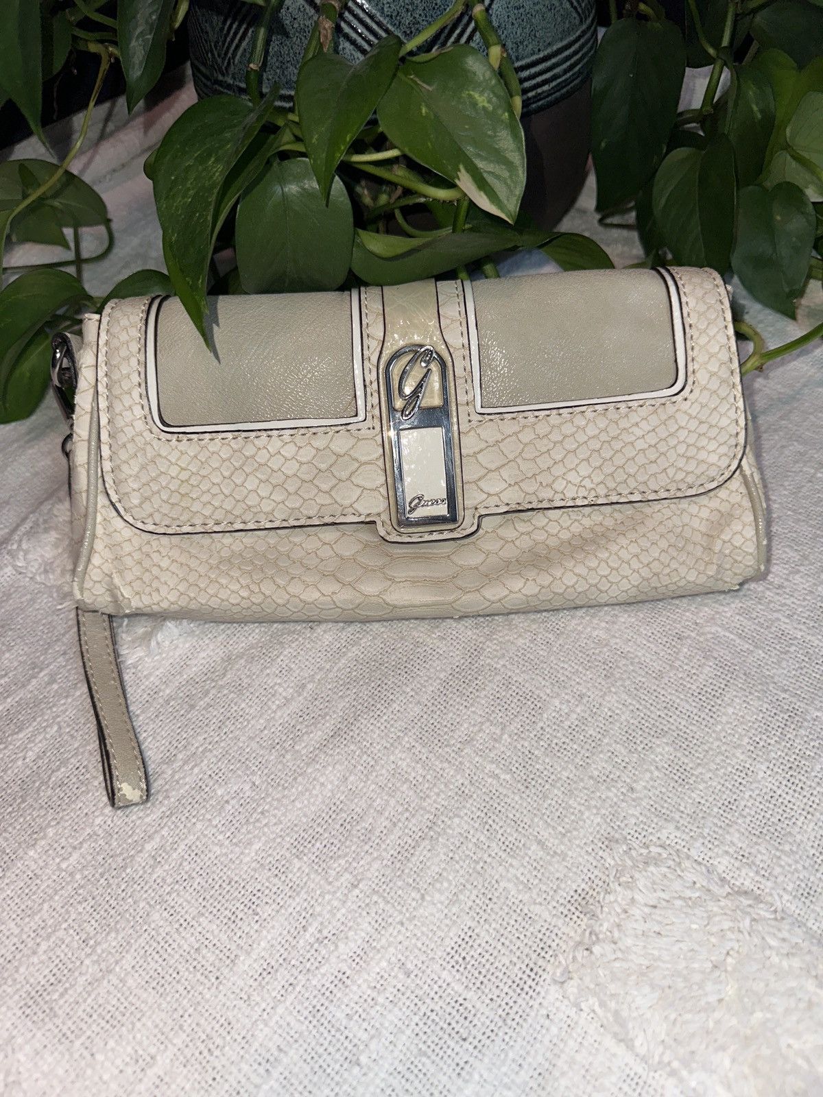 Guess Vintage Guess Clutch Size ONE SIZE - 1 Thumbnail