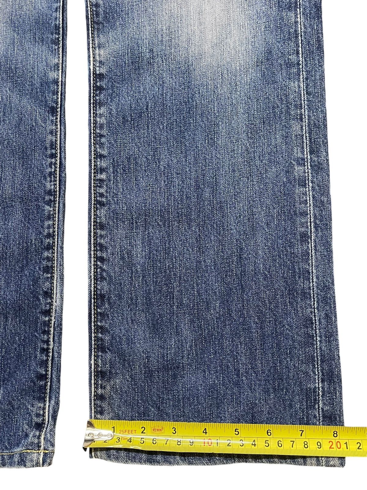 Uniqlo Vintage Y2K Uniqlo Blue Faded Wash Whiskers Straight Leg Fit Size US 32 / EU 48 - 16 Thumbnail