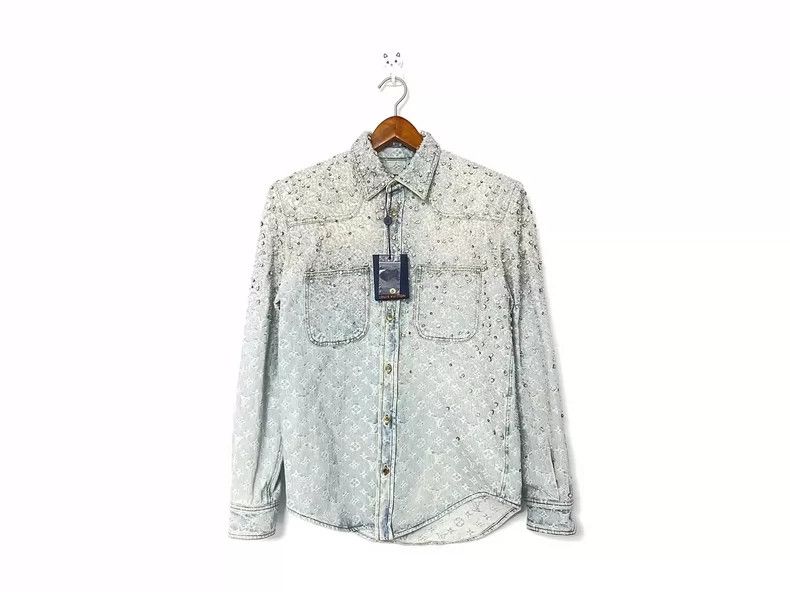 Louis Vuitton louis vuitton logo embellished denim shirt-dmc Size US S / EU 44-46 / 1 - 1 Thumbnail