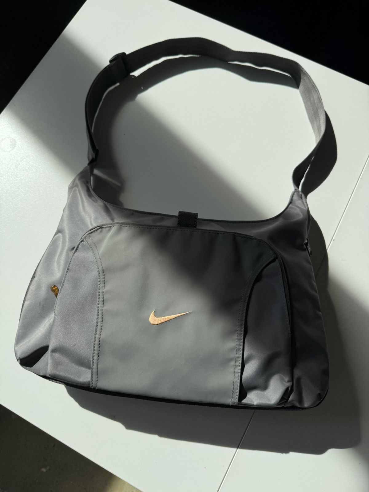 90's Nike Vintage Center Swoosh Gorcpore Sling Bag Crossbody in Silver, Men's