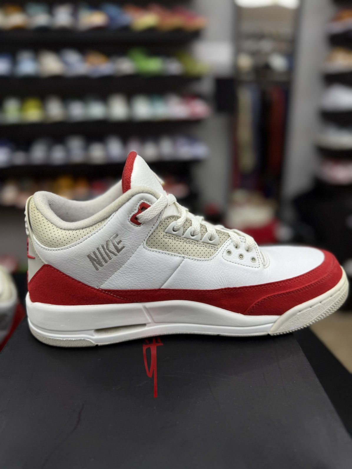 Jordan Brand Jordan 3 Tinker University Red Size (11.5) 2019 (CJ0939-100) Size US 11.5 / EU 44-45 - 7 Thumbnail