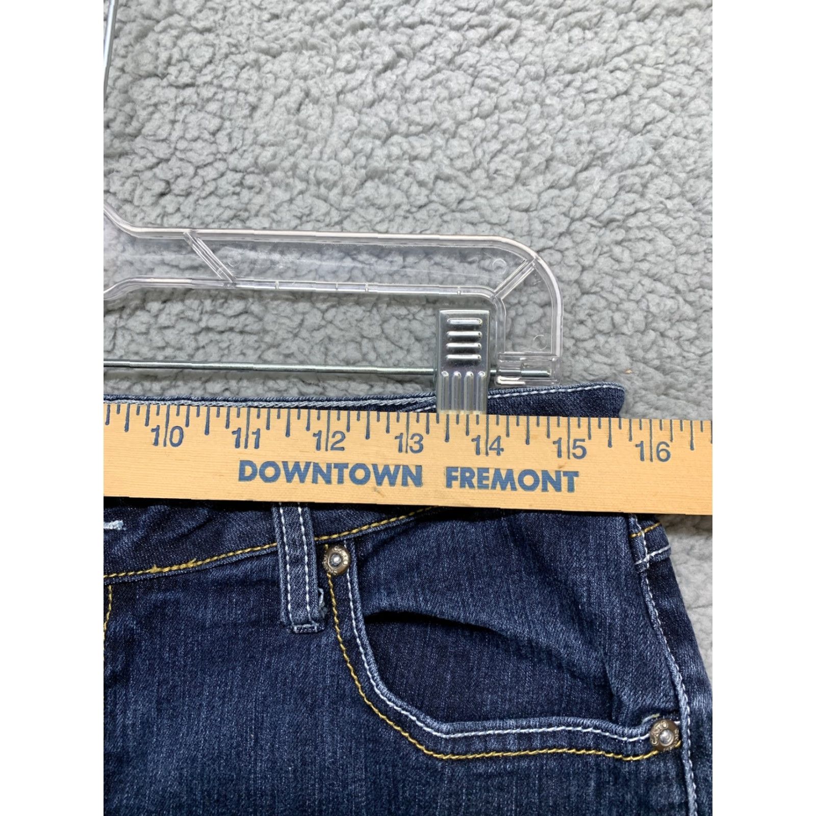Vintage Cato Jeans Capri's Size 14 Women’s Crop Blue 32" x 16" Denim Capris 5-Pocket Regular Women Size 36" / US 14 / IT 50 - 5 Thumbnail