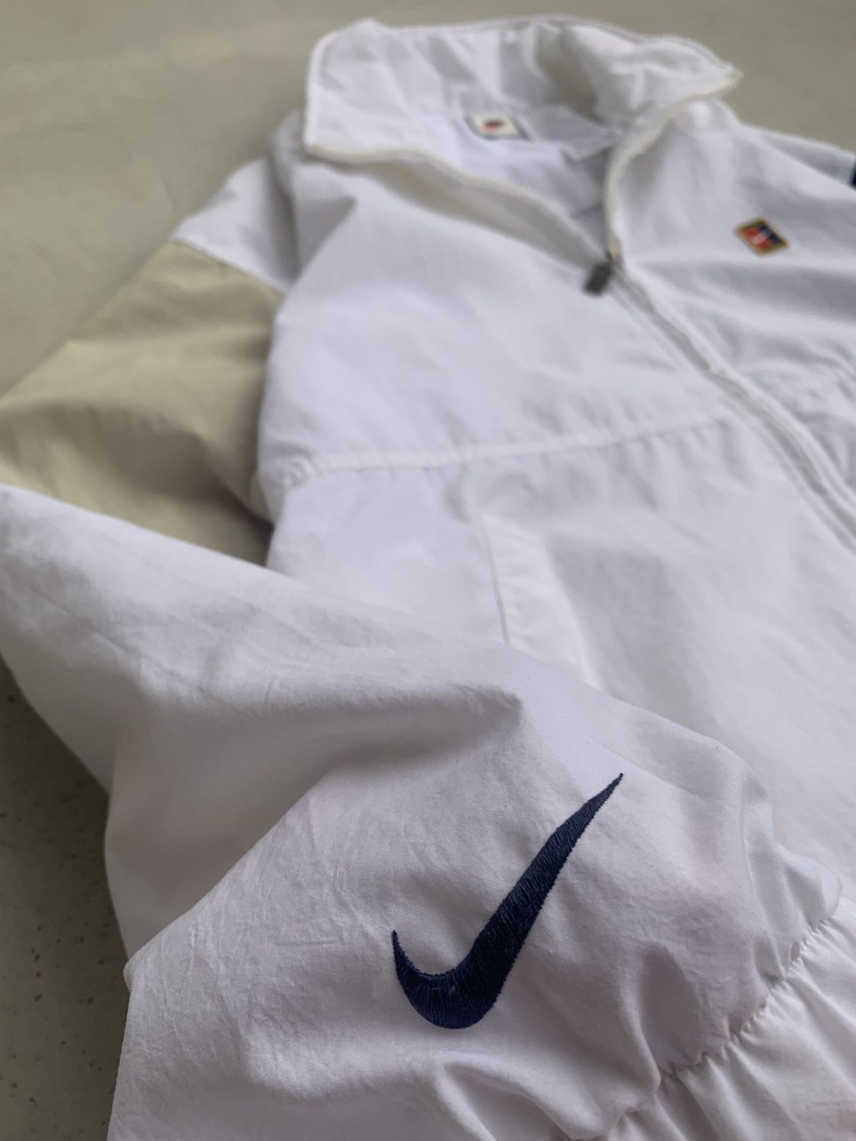 Nike Nike Court Jacket Vintage Olympic Zip Streetwear Style Size US L / EU 52-54 / 3 - 4 Thumbnail