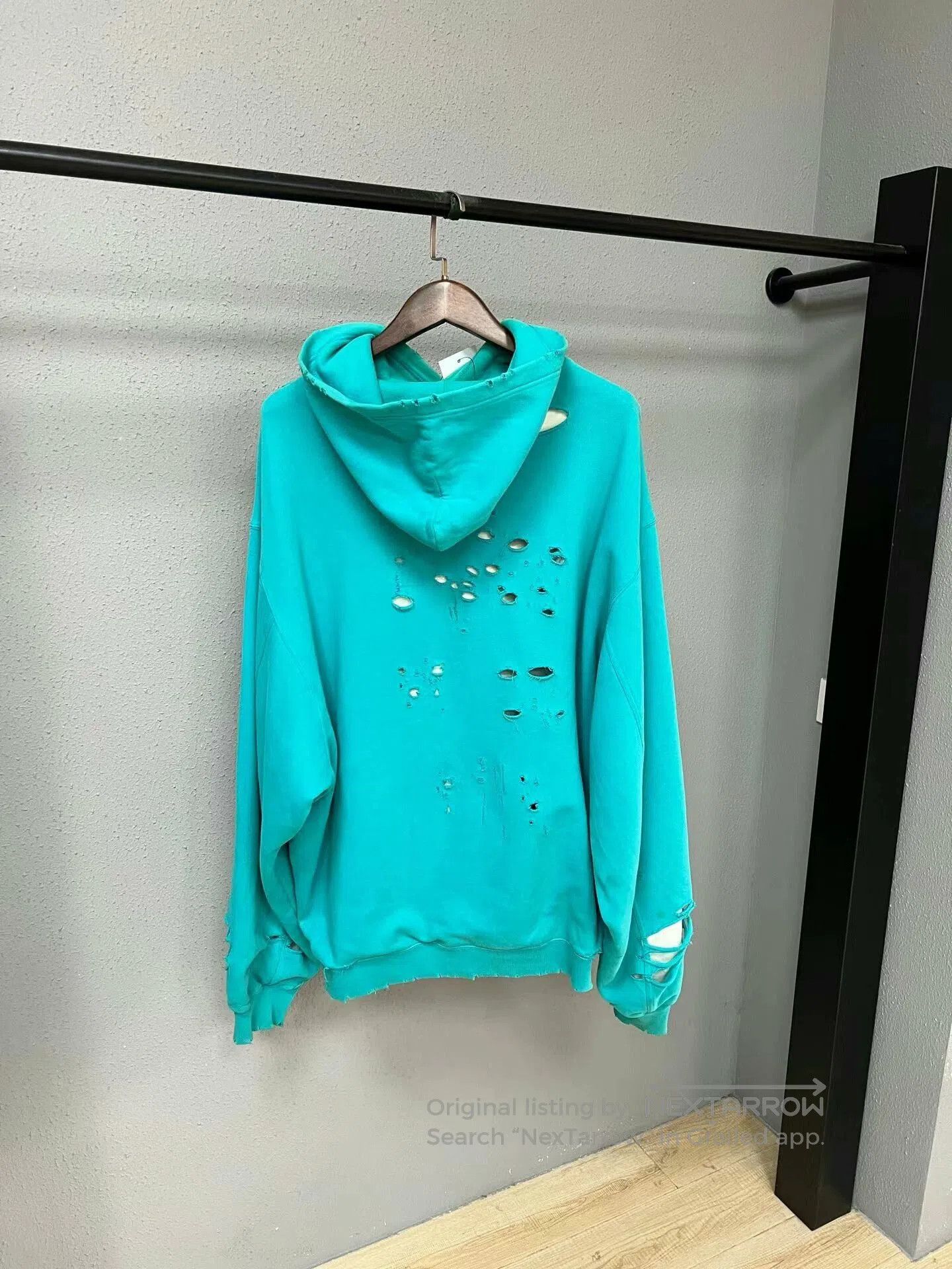 Balenciaga Balenciaga Destroyed Hoodie in Turquoise. Size US M / EU 48-50 / 2 - 2 Thumbnail