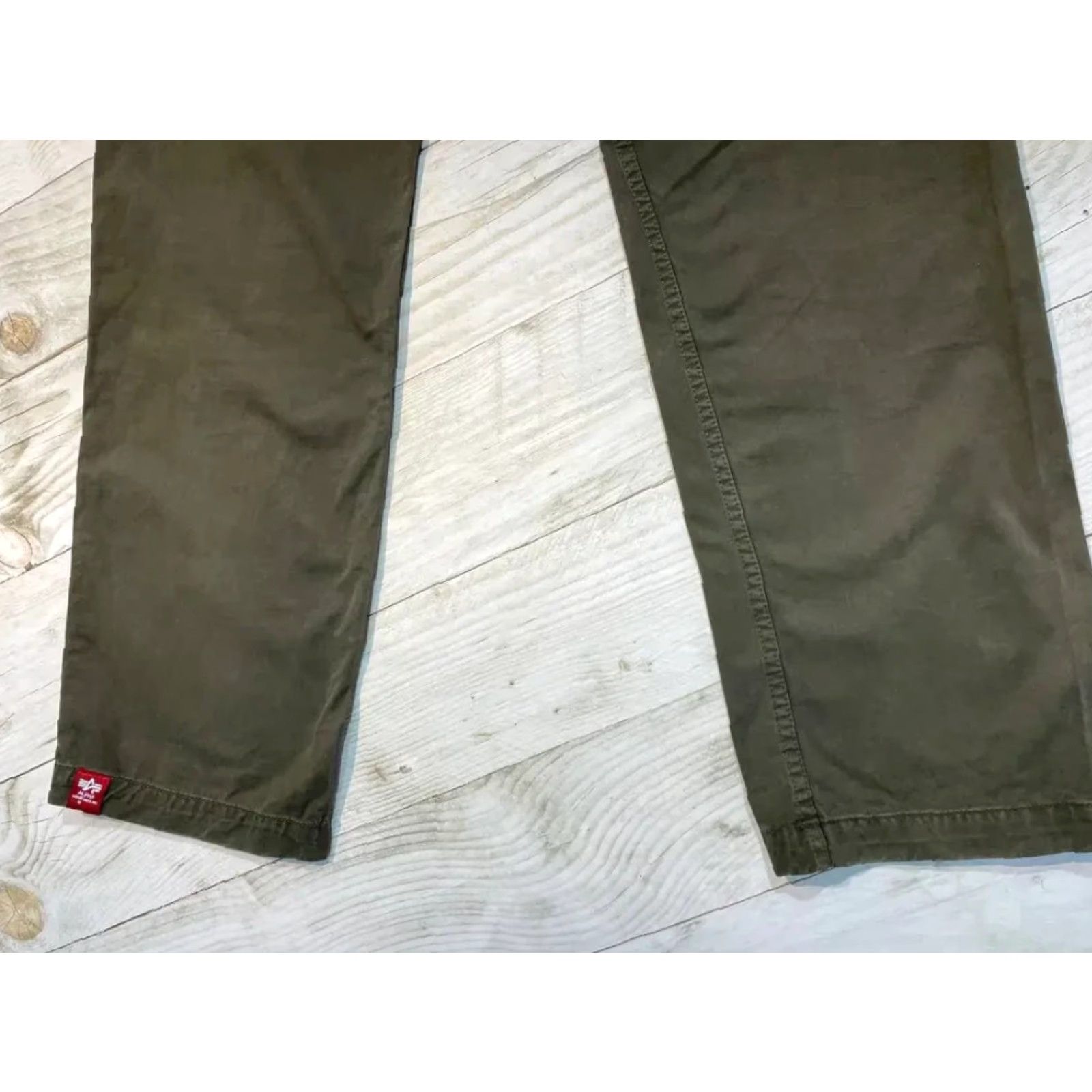 Vintage VINTAGE Alpha Cargo Pants Men L Gray Alpha Cargo Pants Mens L Gray 32in 82cm 43cm Knee Thigh Front Rise Inseam 28cm 30.5cm 10.04in 8.66in 12.01in Size US 33 - 4 Thumbnail