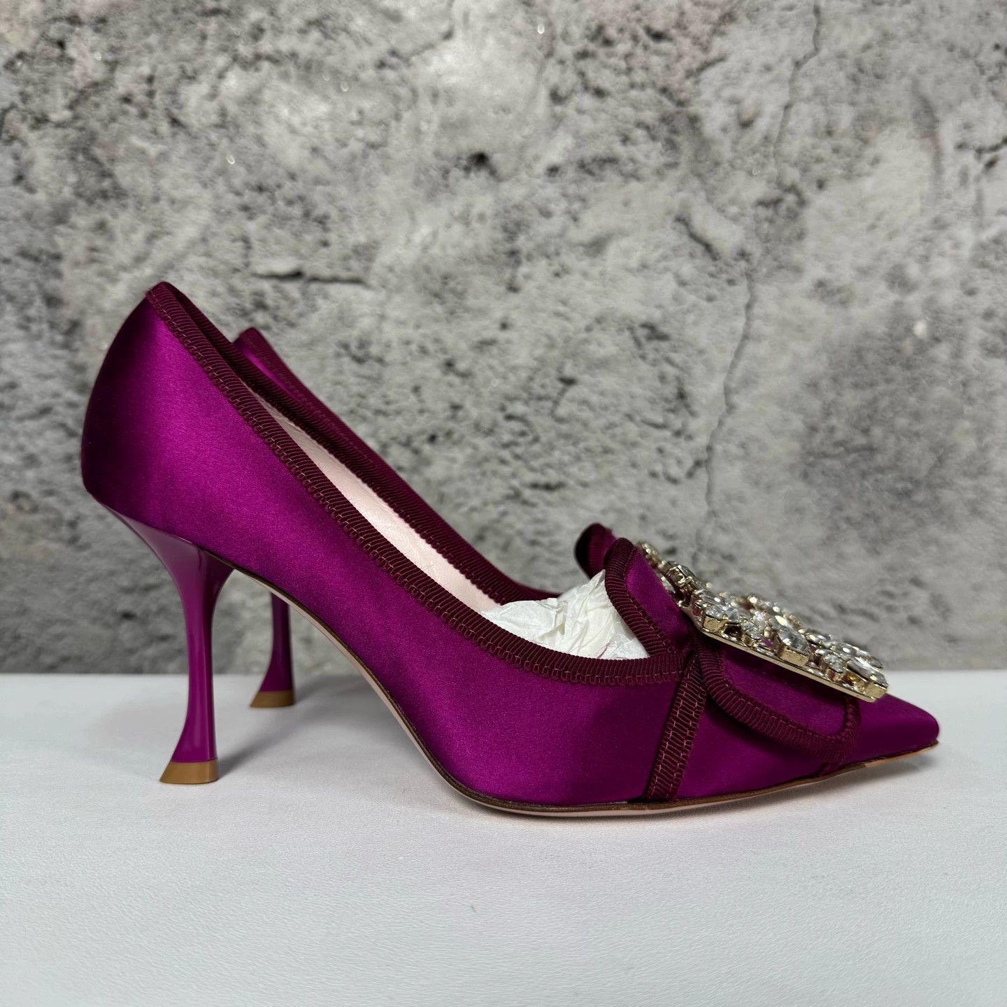Roger Vivier RV Satin Pointed Toe Heel w/Crystal Flower Buckle 36.5 New Size US 6 / IT 36 - 2 Thumbnail