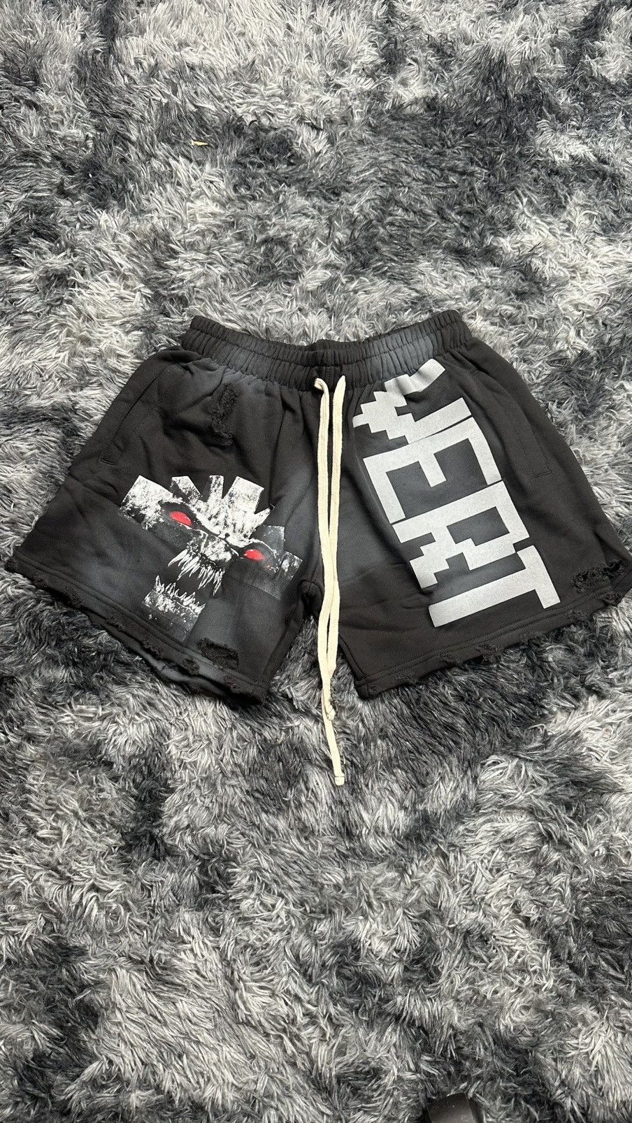 Vertabrae Vertabrae Vonster Cross Distressed Shorts Black - SMALL Size US 28 / EU 44 - 1 Thumbnail