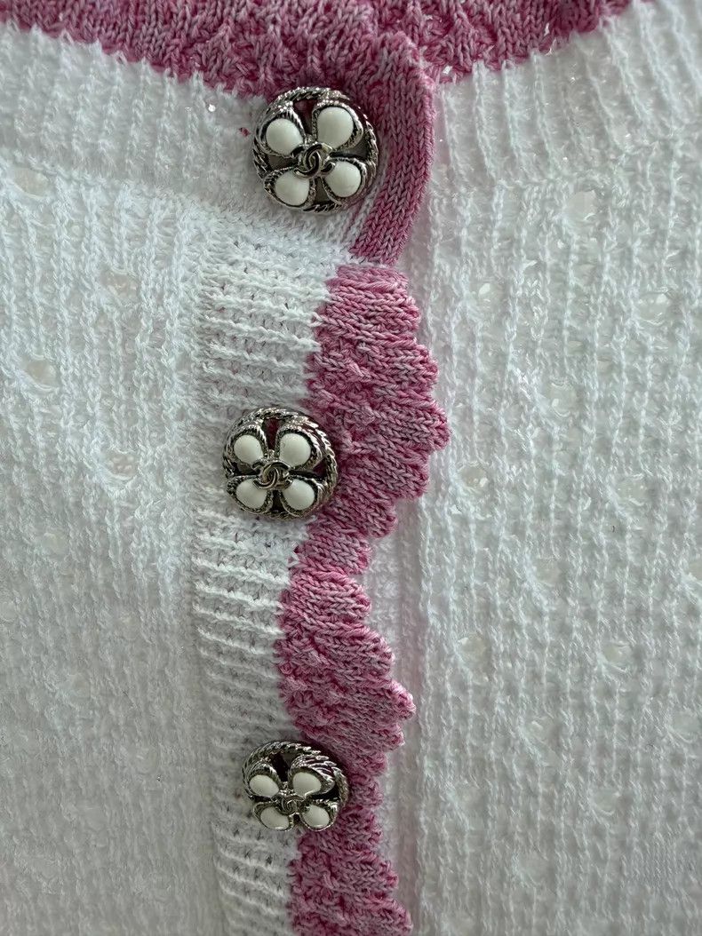 Chanel Chanel White and pink hollow knit vest Size XS / US 0-2 / IT 36-38 - 3 Thumbnail