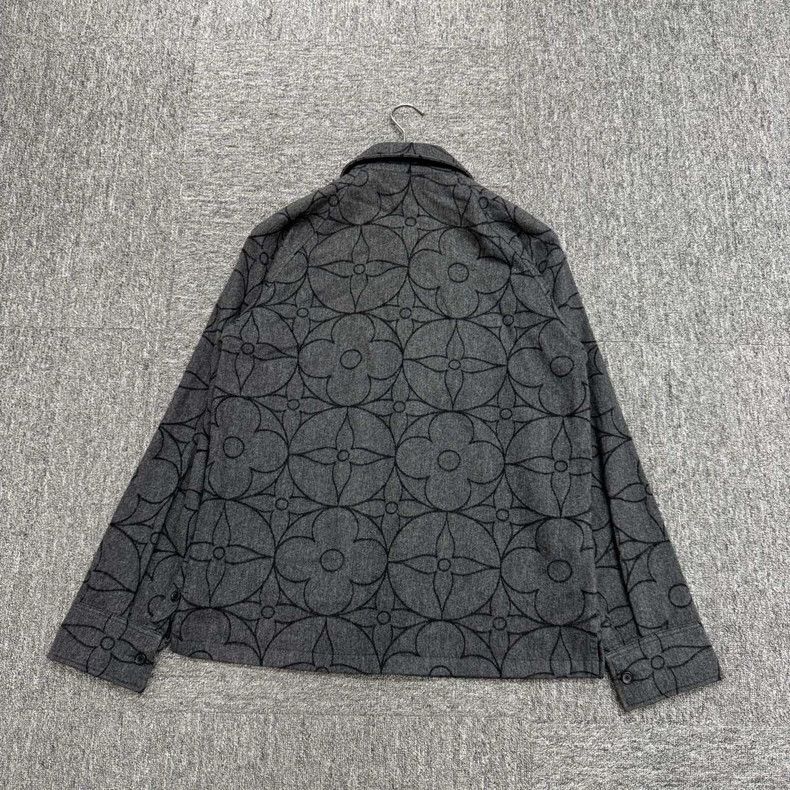 Louis Vuitton Louis Vuitton Three-flowered cashmere shirt Size US S / EU 44-46 / 1 - 5 Thumbnail