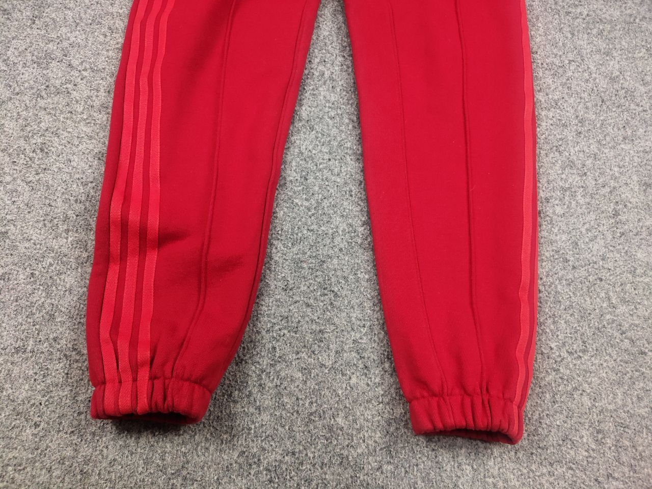 Adidas Adidas x Ivy Park Design Sweat Pants Unisex Power Red Jogger Size US 32 / EU 48 - 9 Thumbnail
