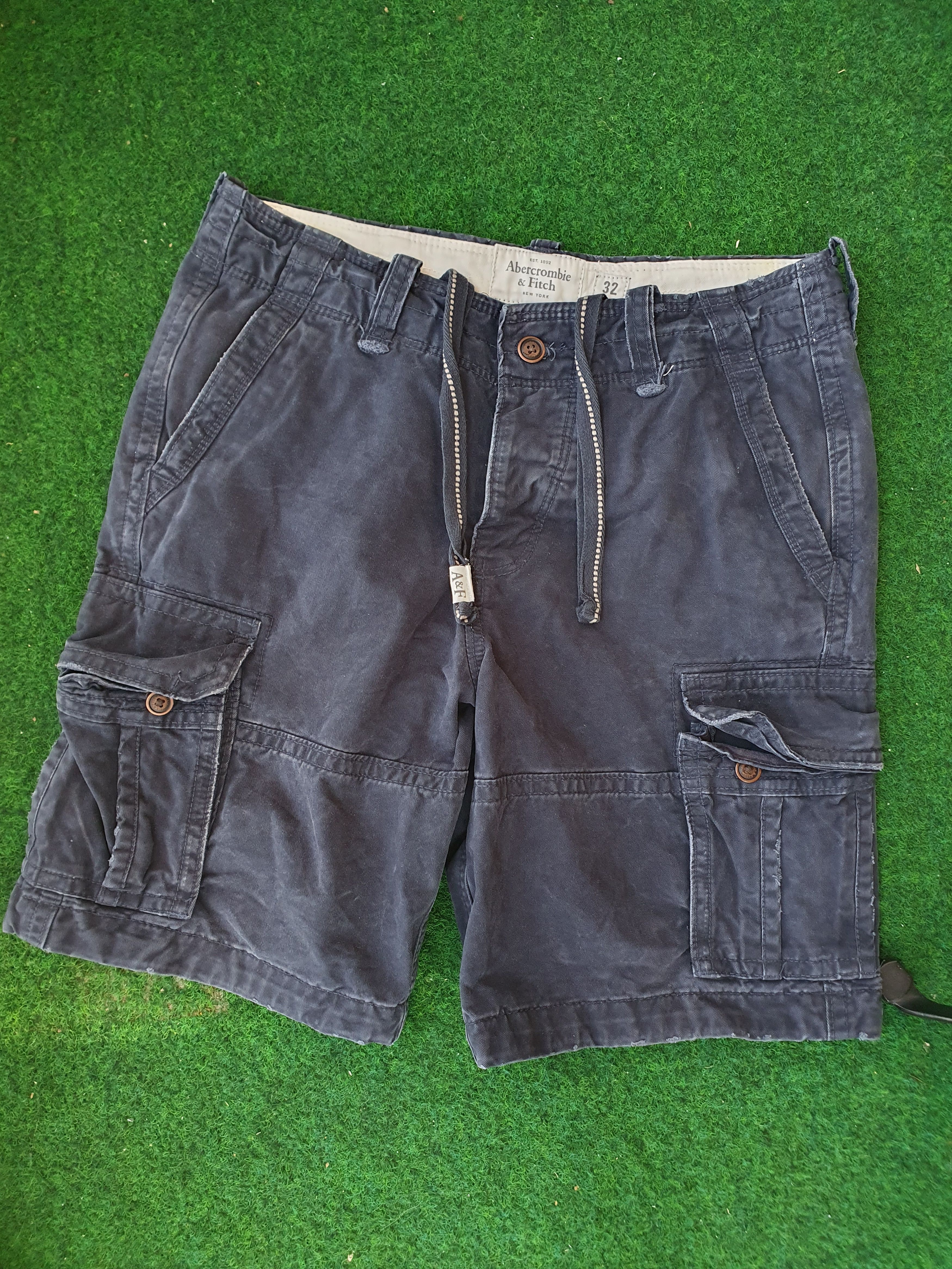 Abercrombie & Fitch Abercrombie & Fitch Heavy Cargo Shorts Size 33 Size US 33 - 4 Thumbnail