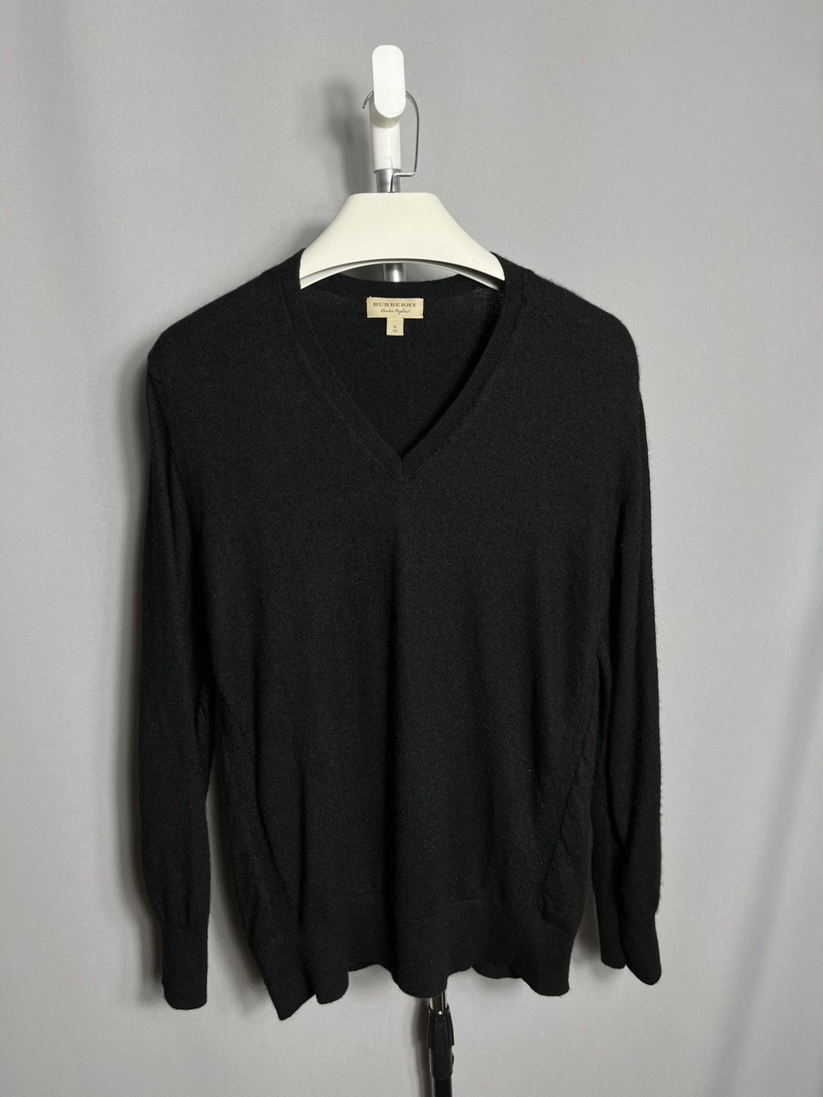 Burberry Cashmere Sweater Black V-neck long sleeve knit