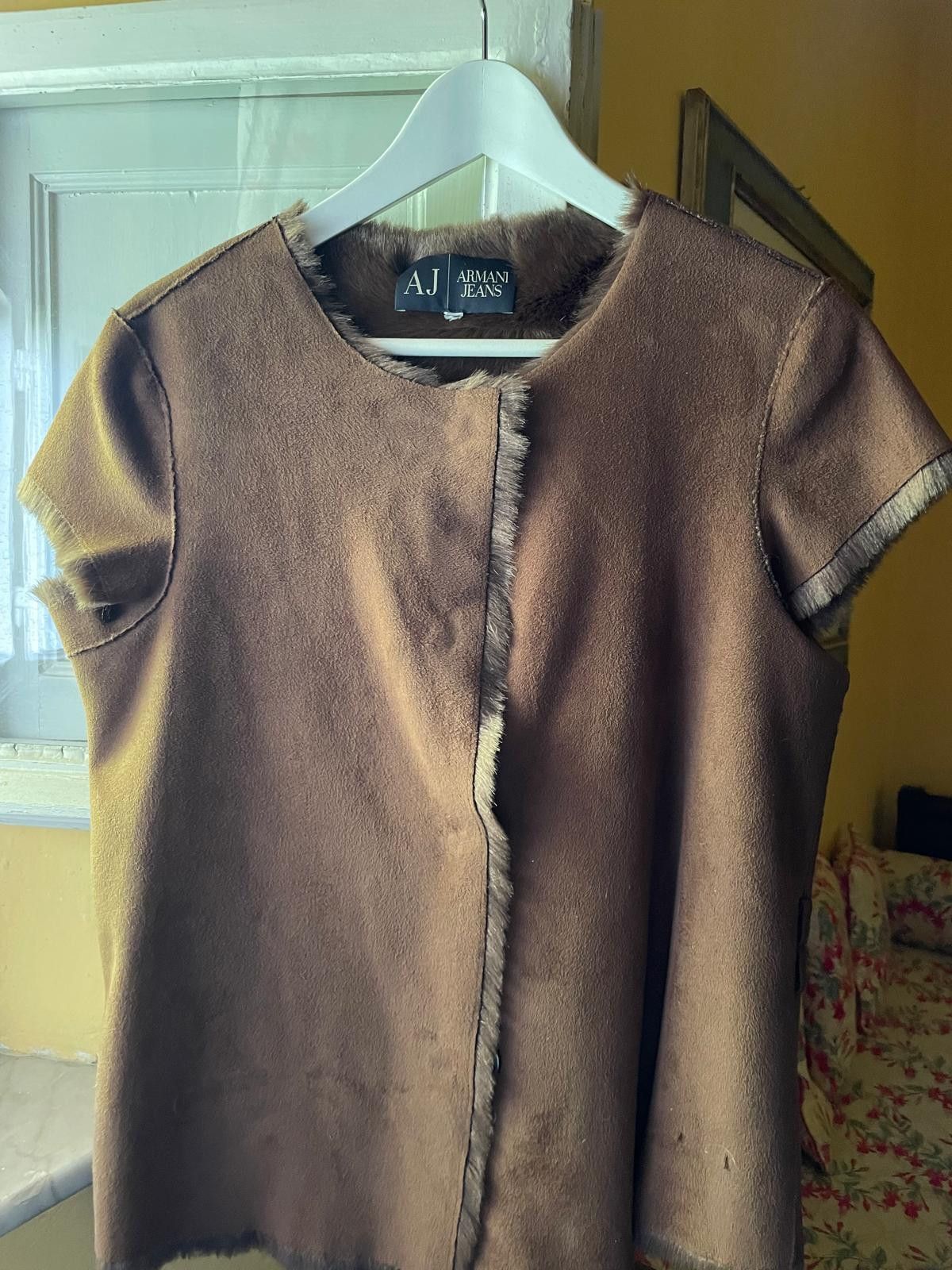 Armani Faux Fur Suede Vest Size M / US 6-8 / IT 42-44 - 1 Thumbnail