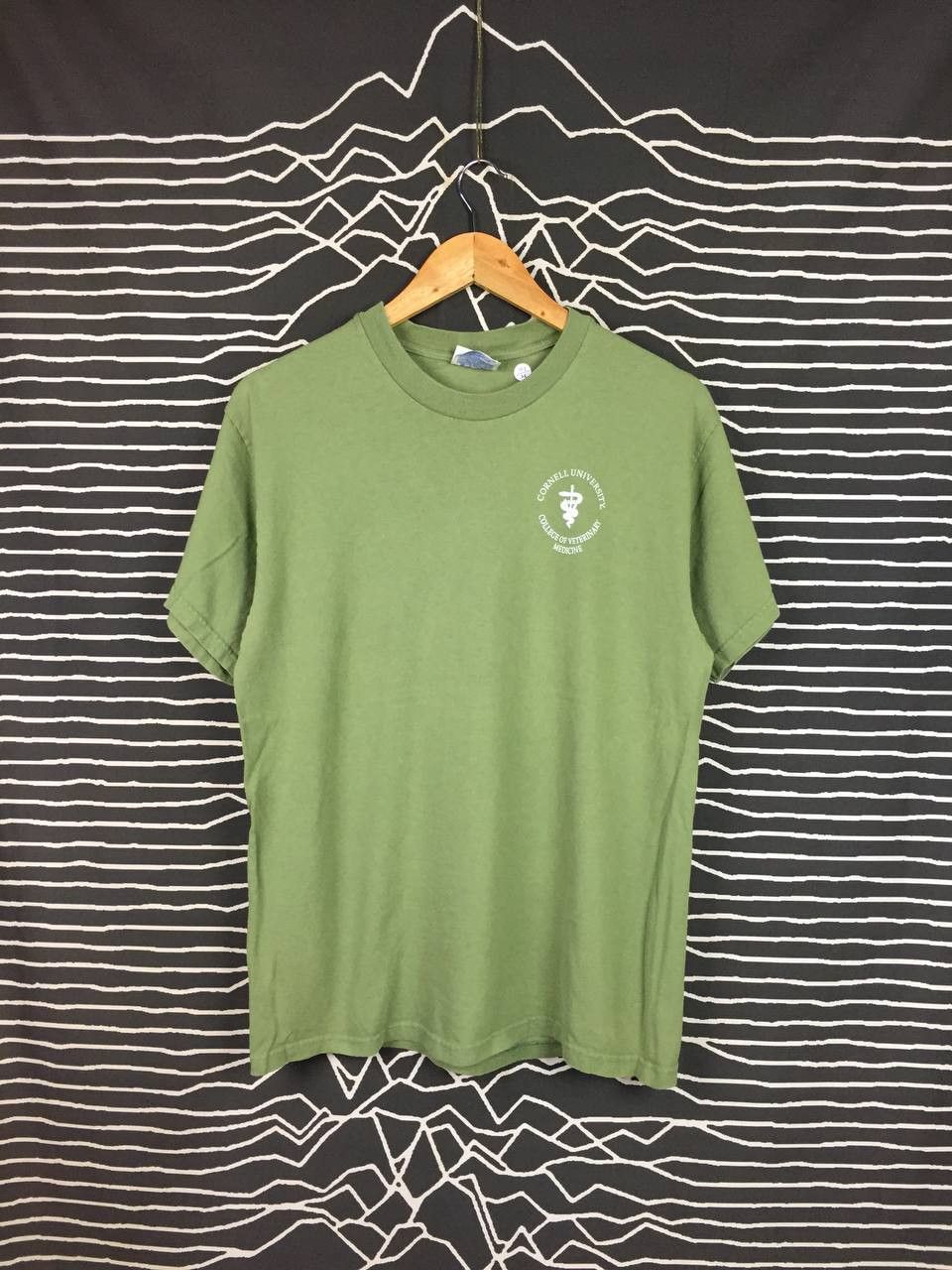 Hanes × Vintage Vtg Cornell University College Of Veterinary Medicine Tee Size US M / EU 48-50 / 2 - 5 Thumbnail