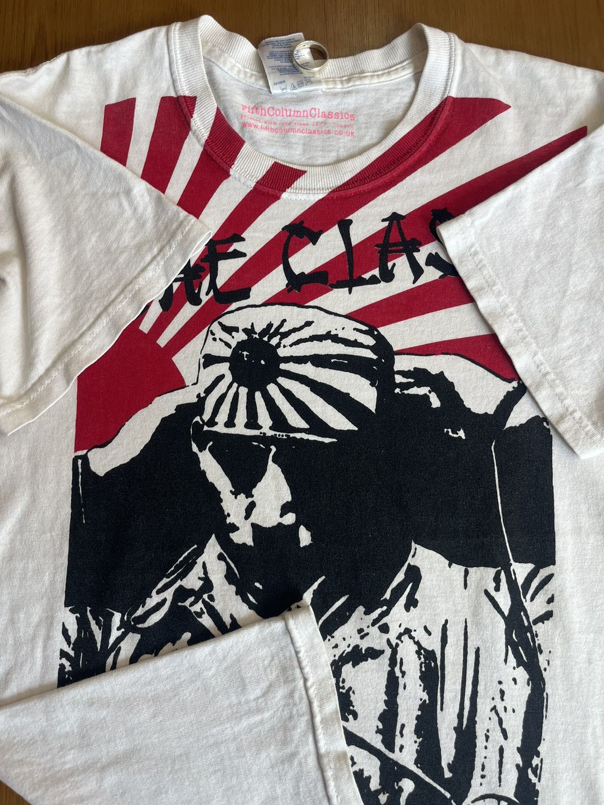 Band Tees Vtg THE CLASH Fifth Column Classics 00’s Tshirt Size US S / EU 44-46 / 1 - 7 Thumbnail