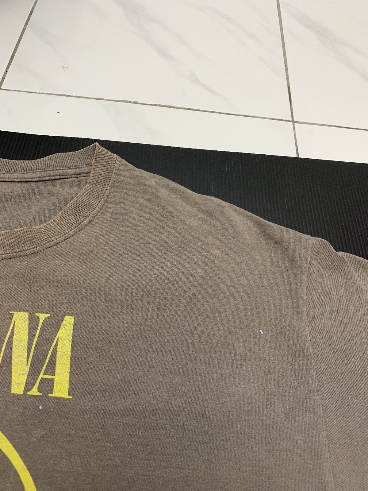 Band Tees Vintage Y2K Thrashed Faded Nirvana Band Tshirt Size US L / EU 52-54 / 3 - 5 Thumbnail