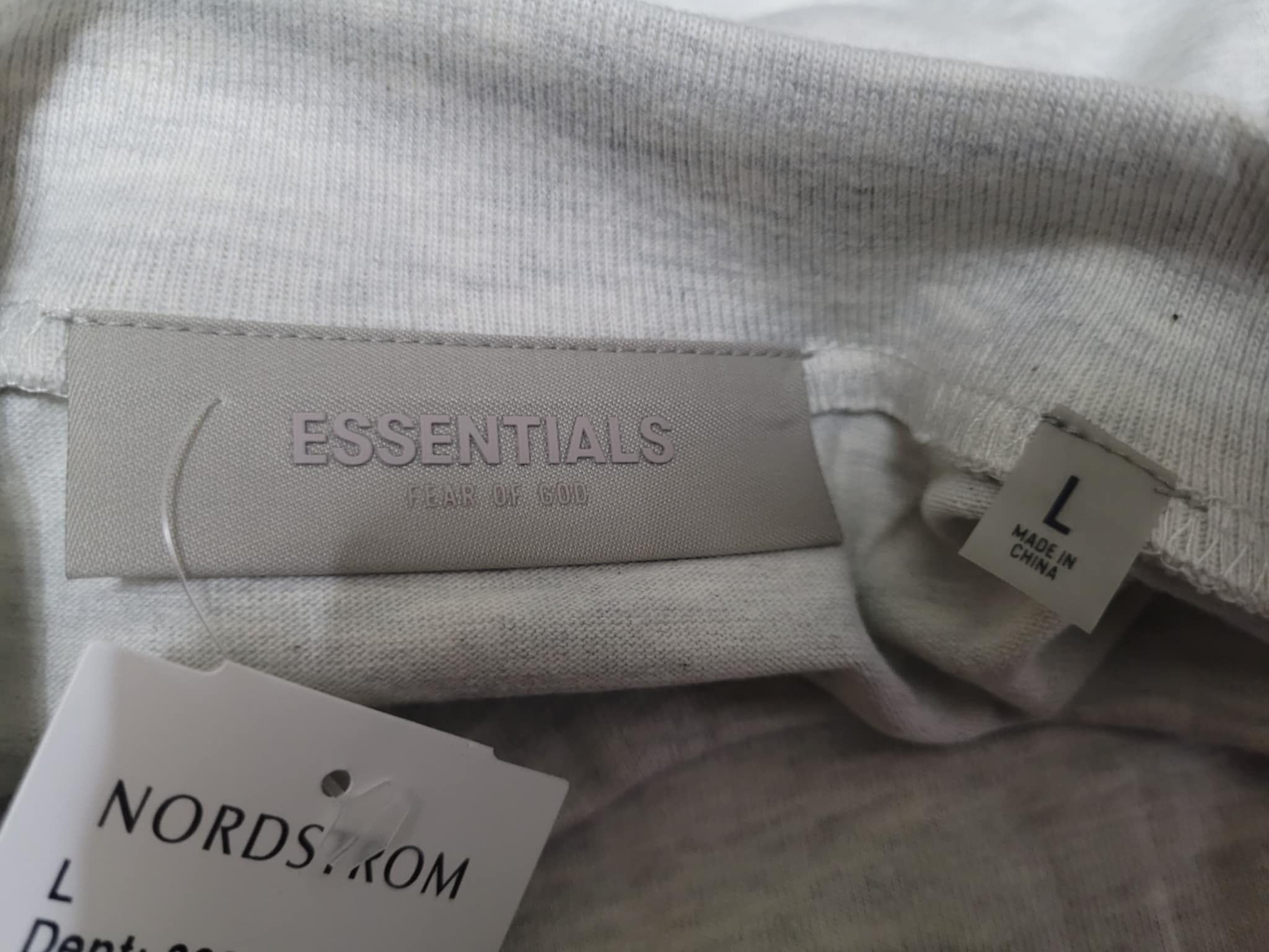 Fear of God Sz L Fear of god essentials light oatmeal tshirt SS22 Size US L / EU 52-54 / 3 - 7 Thumbnail