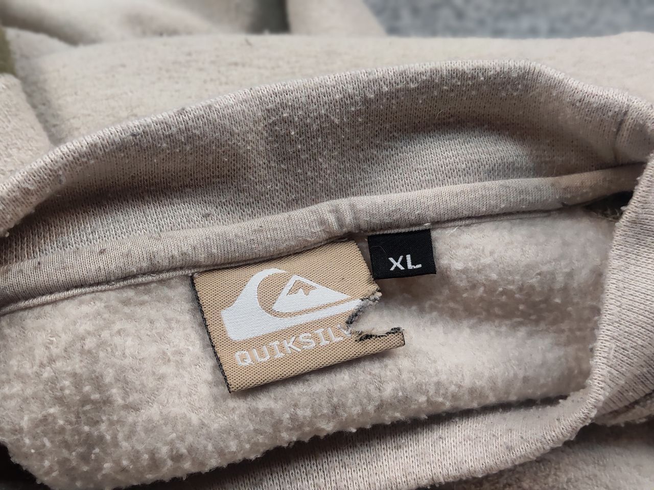 Quiksilver Quiksilver Vintage Beige Fleece Big Logo Sweatshirt Size US XL / EU 56 / 4 - 12 Thumbnail