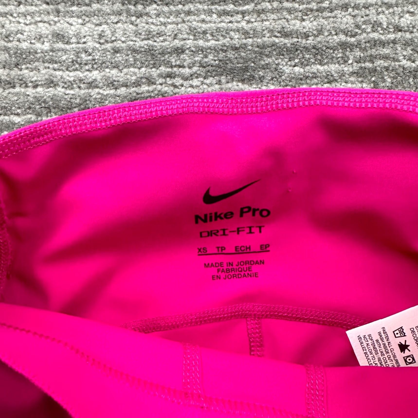 Nike Nike Pro Leggings Womens XS Black High-Waisted Pockets Size 26" / US 2 / IT 38 - 4 Thumbnail