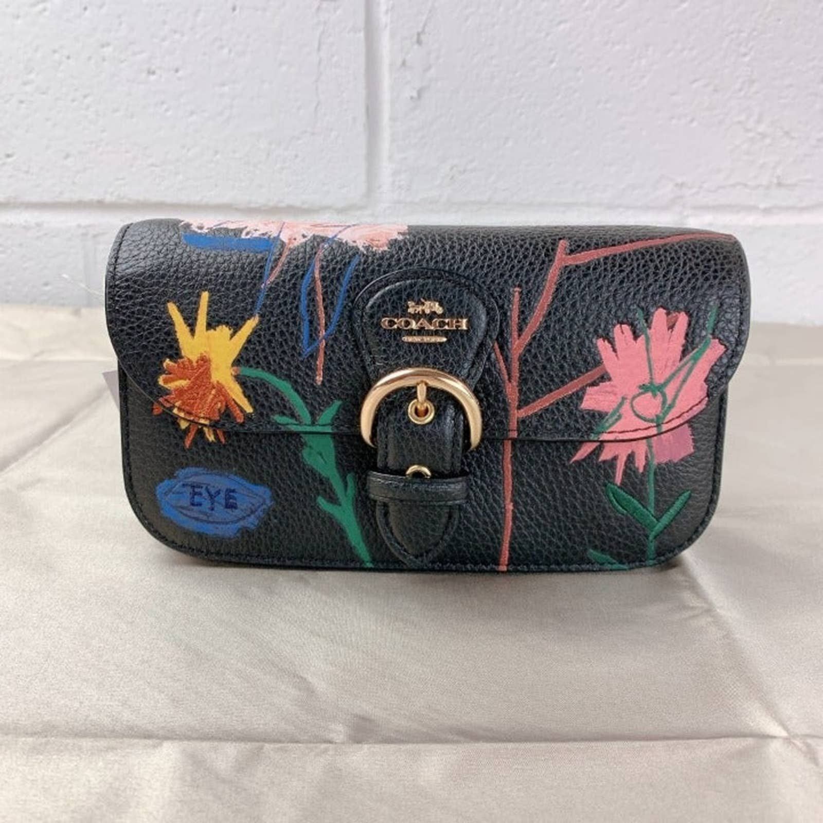 image of Coach C5586 X Jean-Michel Basquiat Kleo Crossbody Leather in Black, Women's